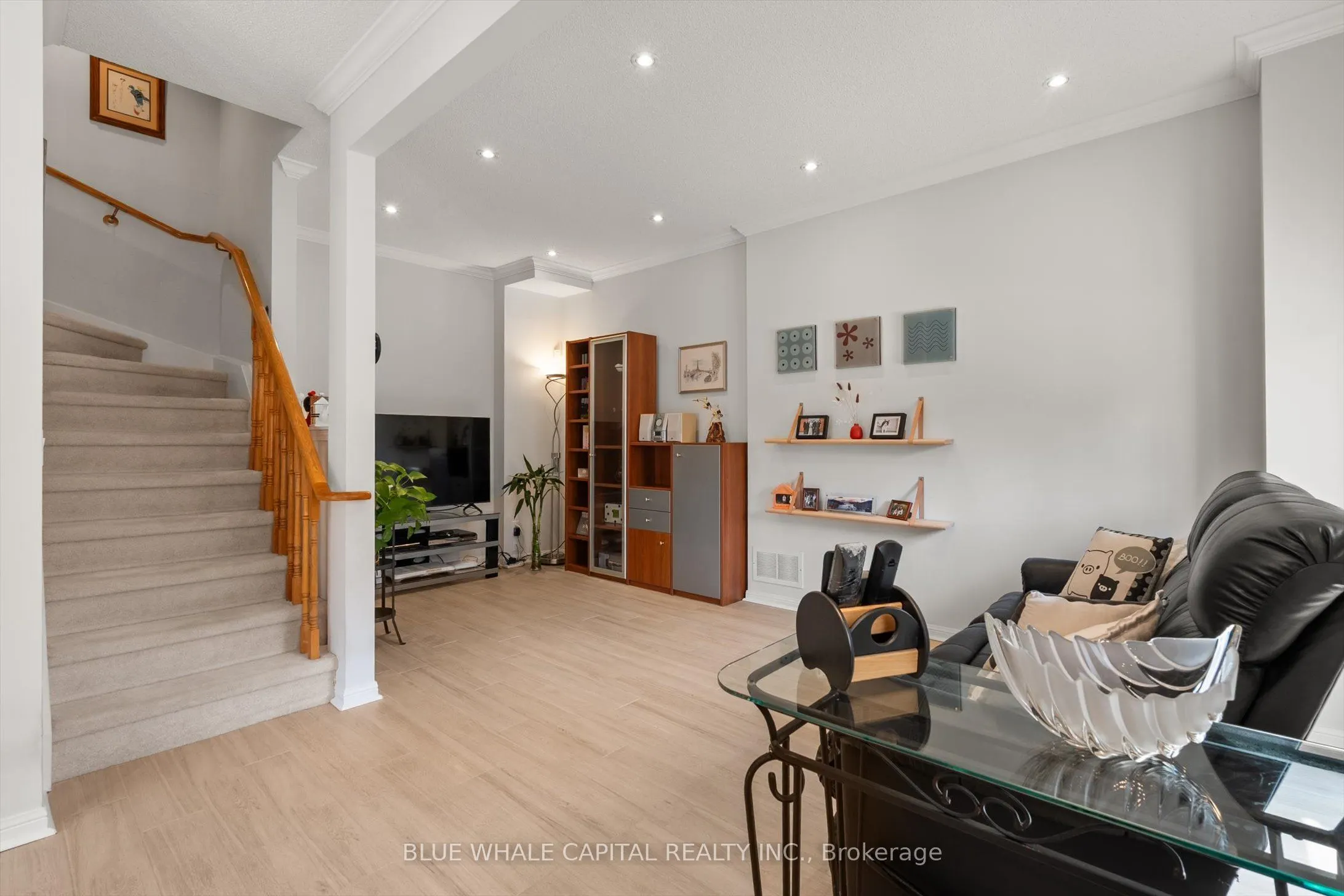 23 St.Moritz Way, #01