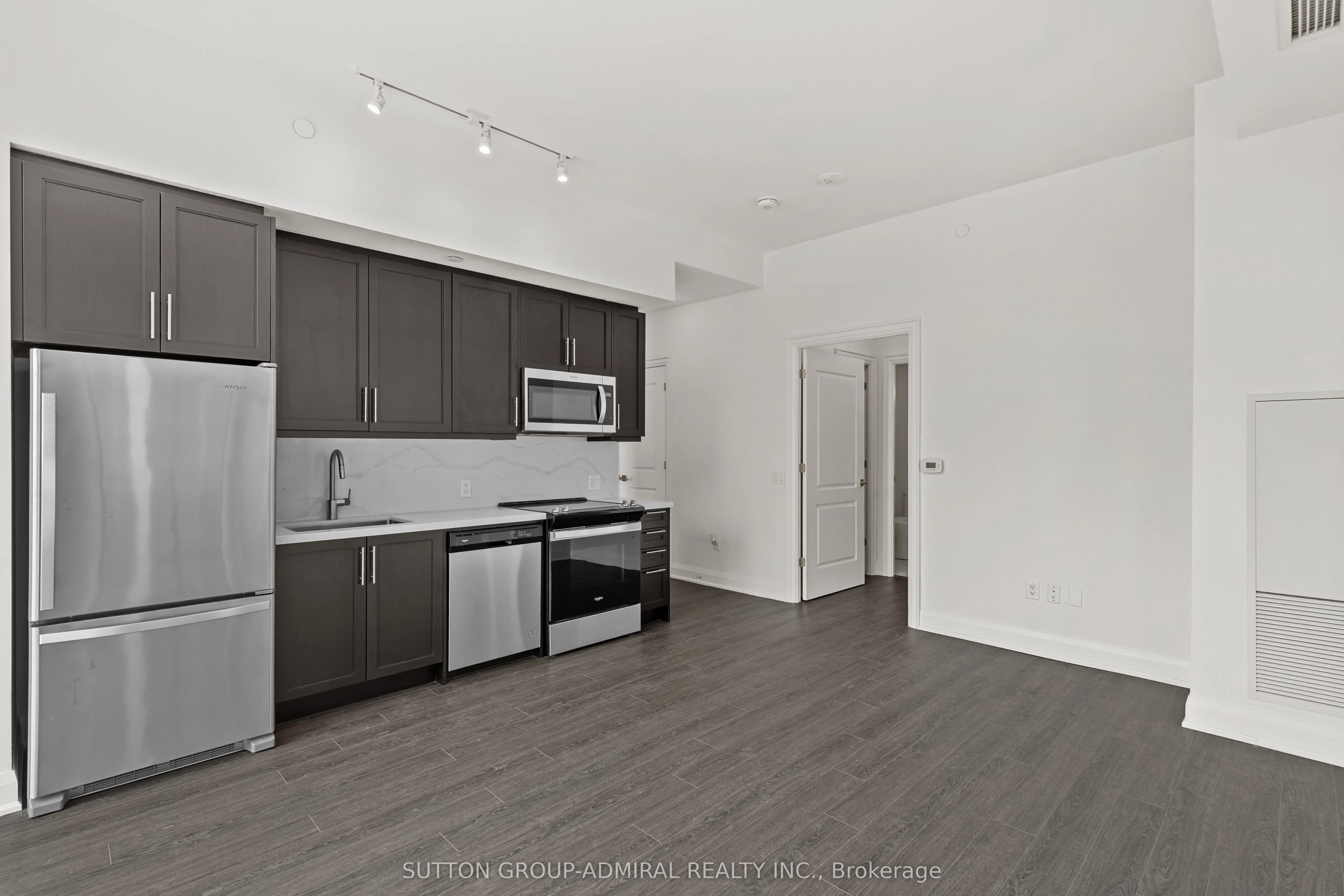 20 Gatineau Drive, #202