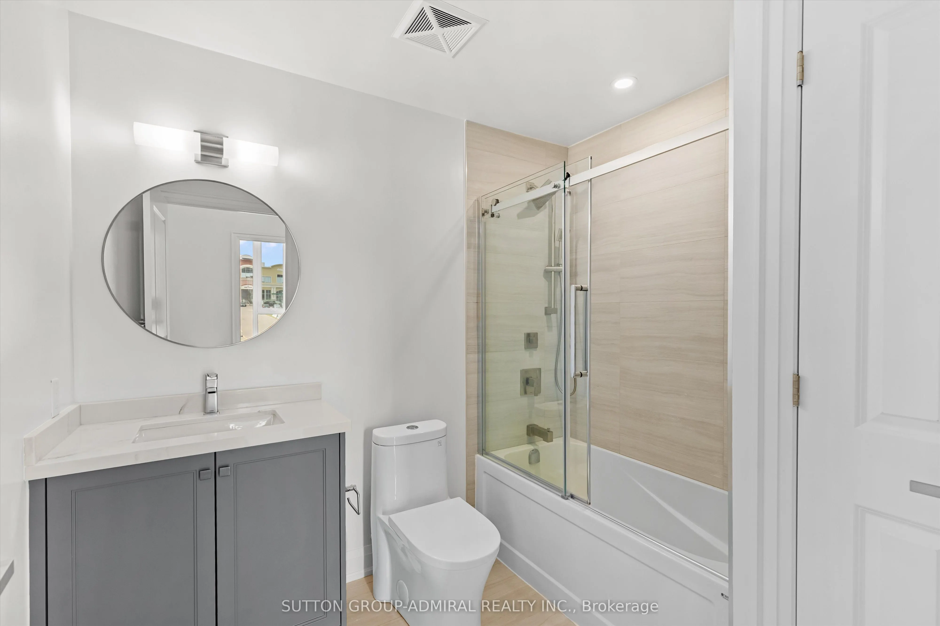 20 Gatineau Drive, #202