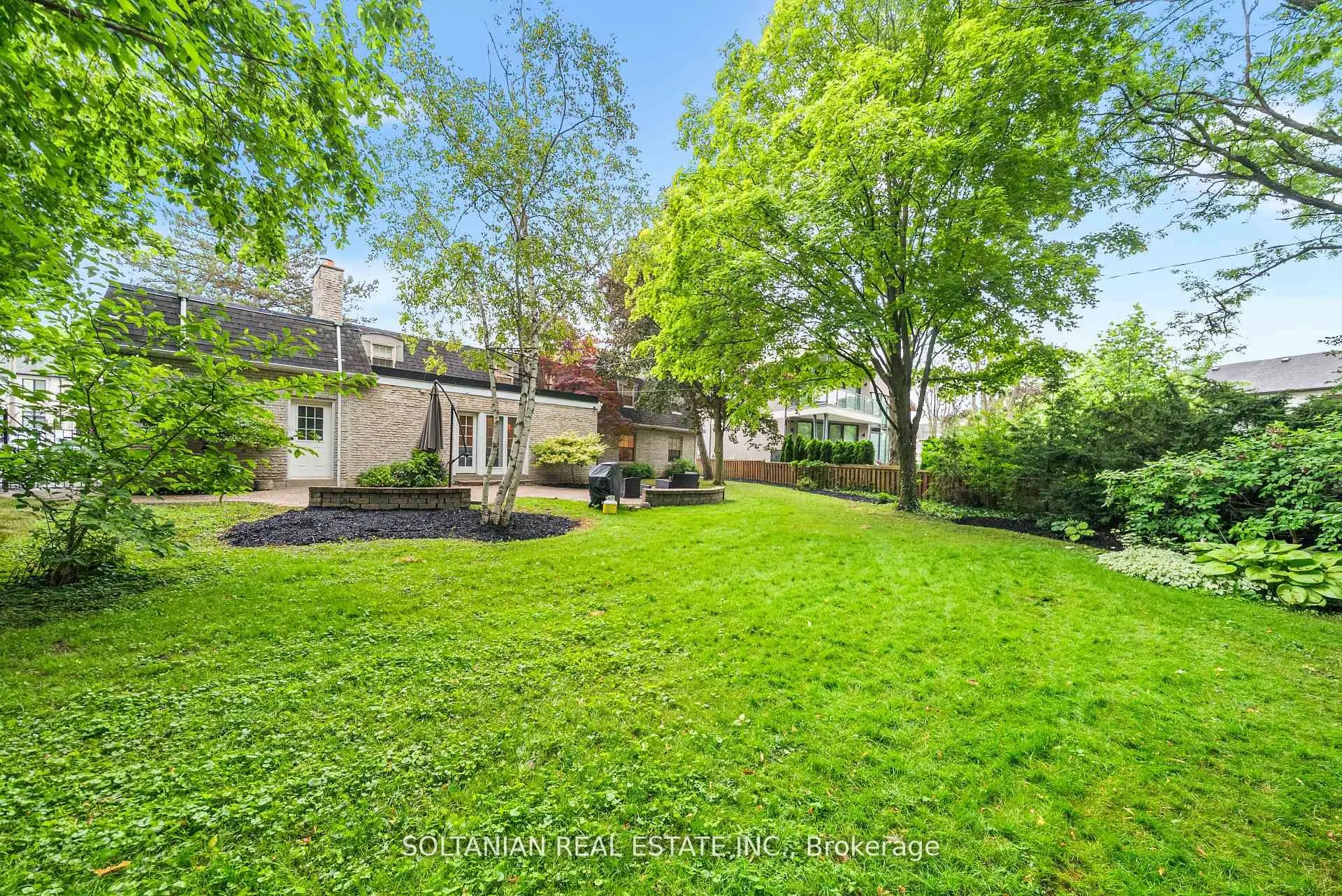 24 Laureleaf Road