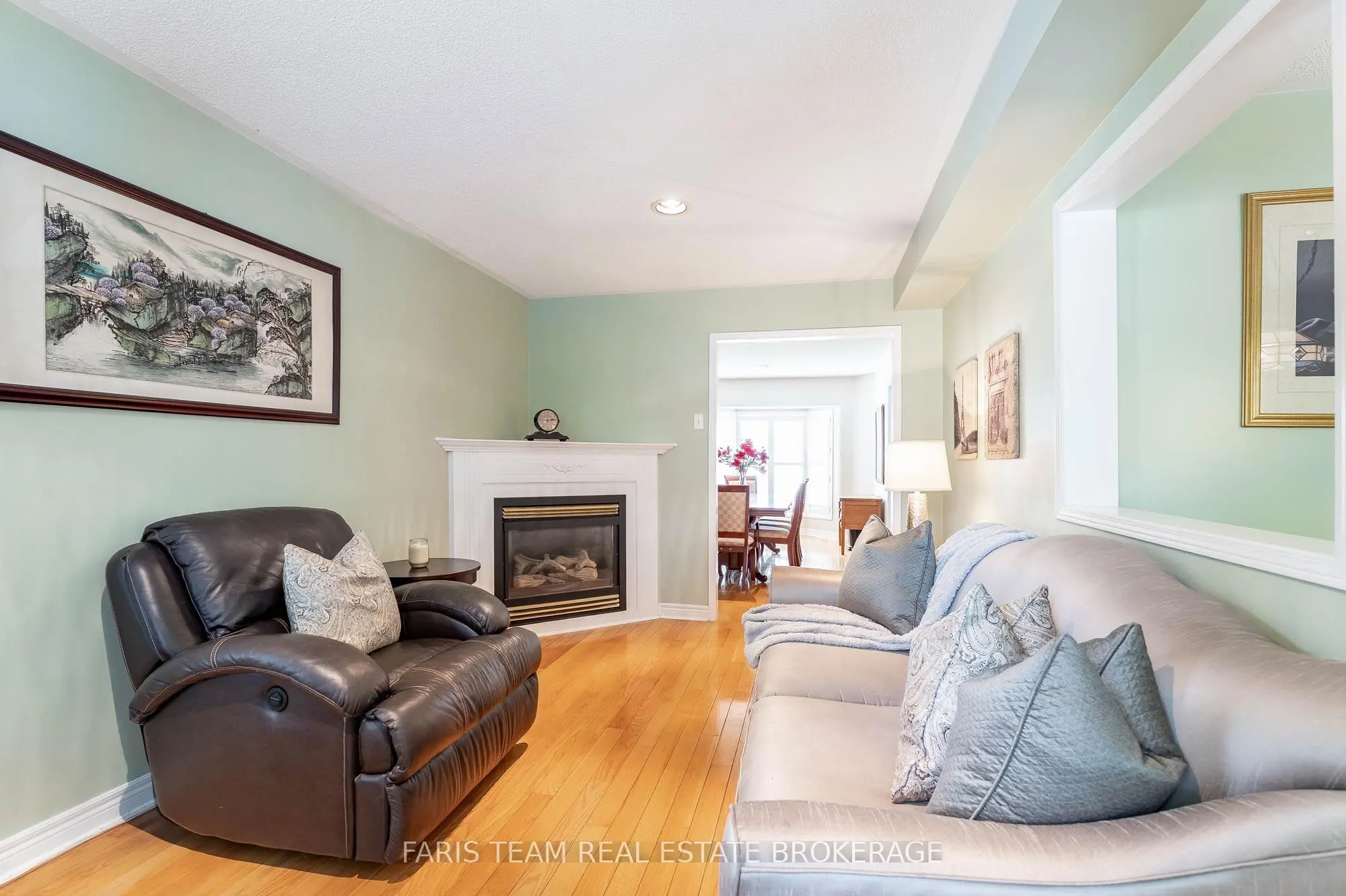 306 Tupper Boulevard