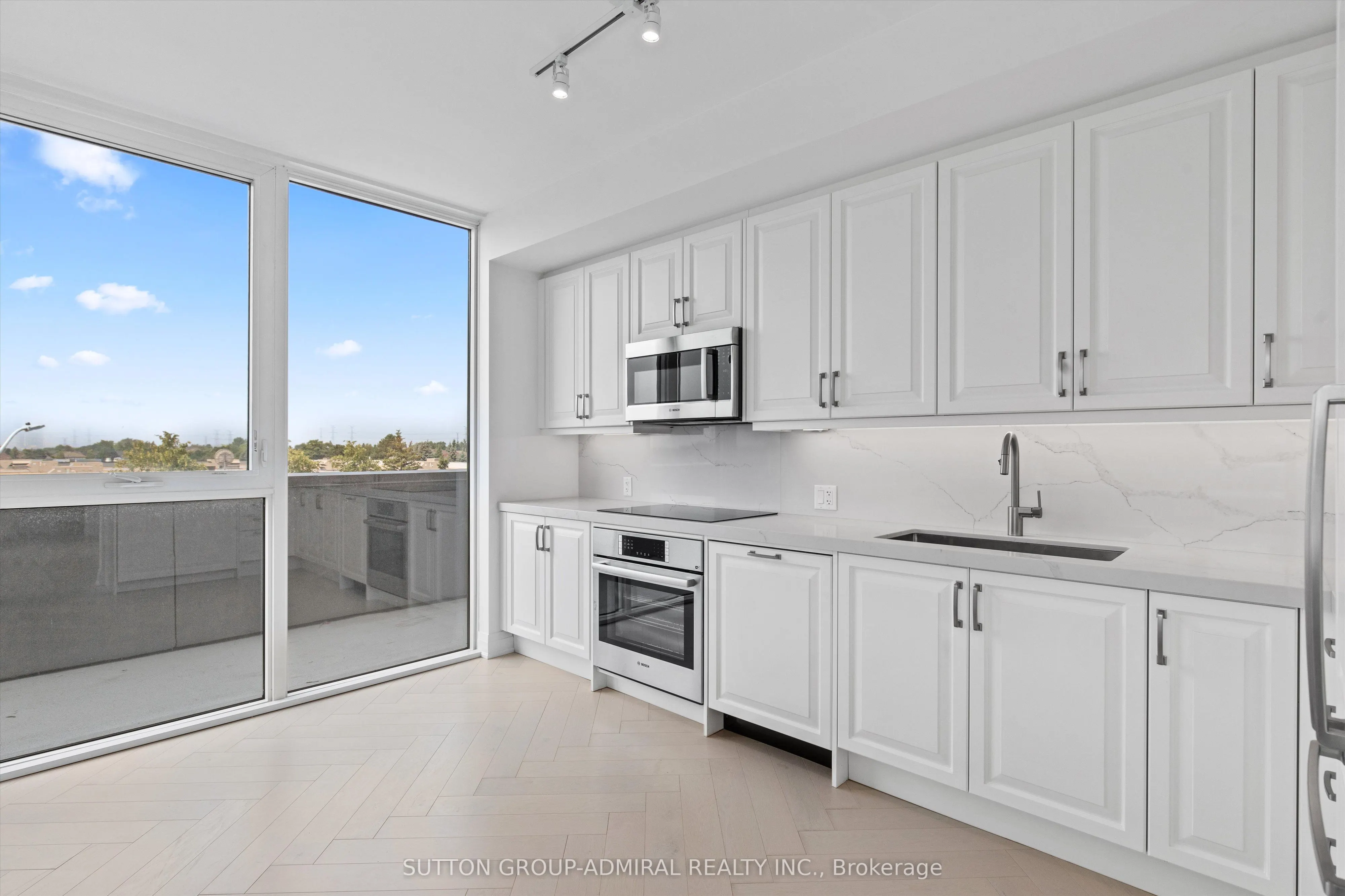 10 Gatineau Drive, #305