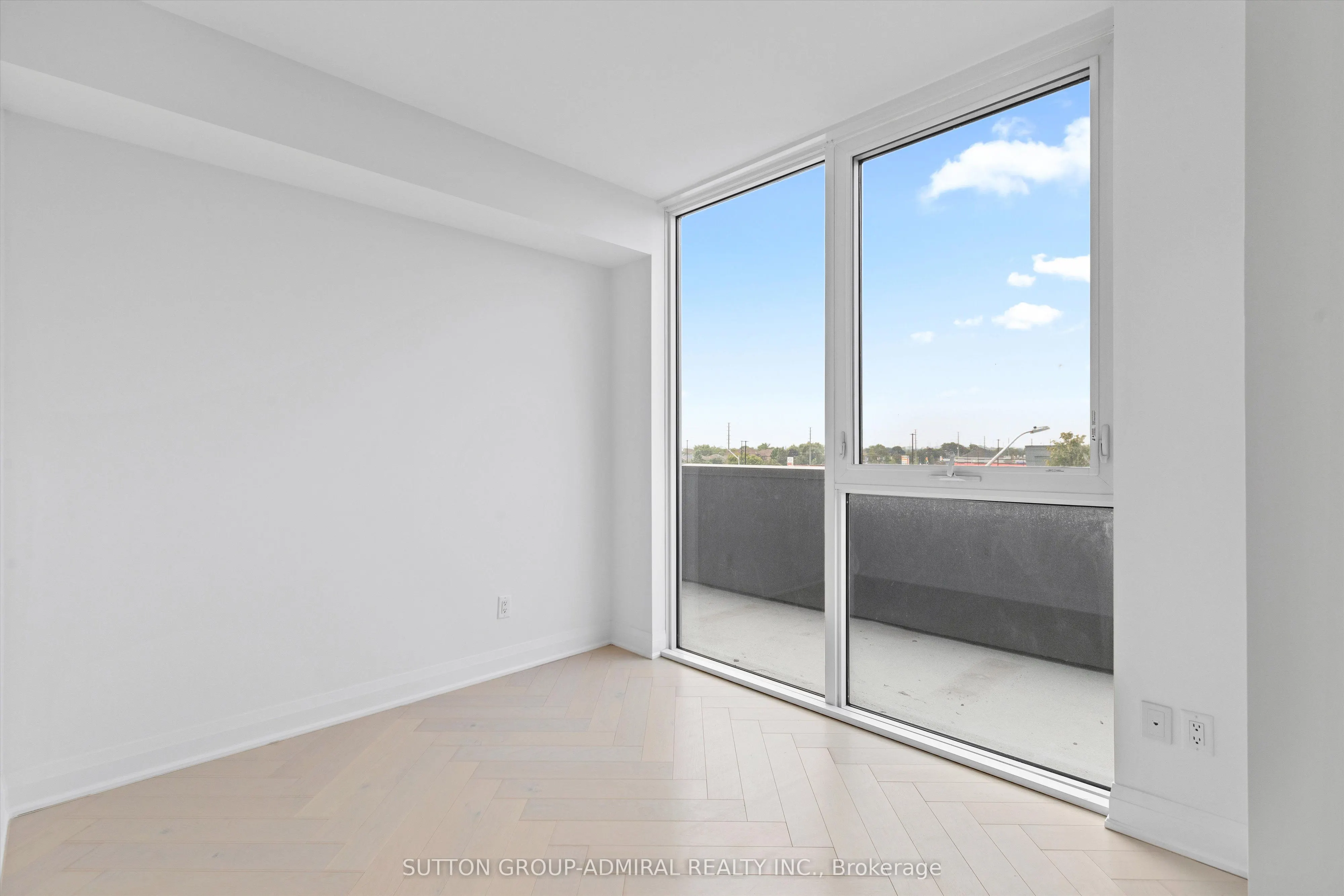 10 Gatineau Drive, #305