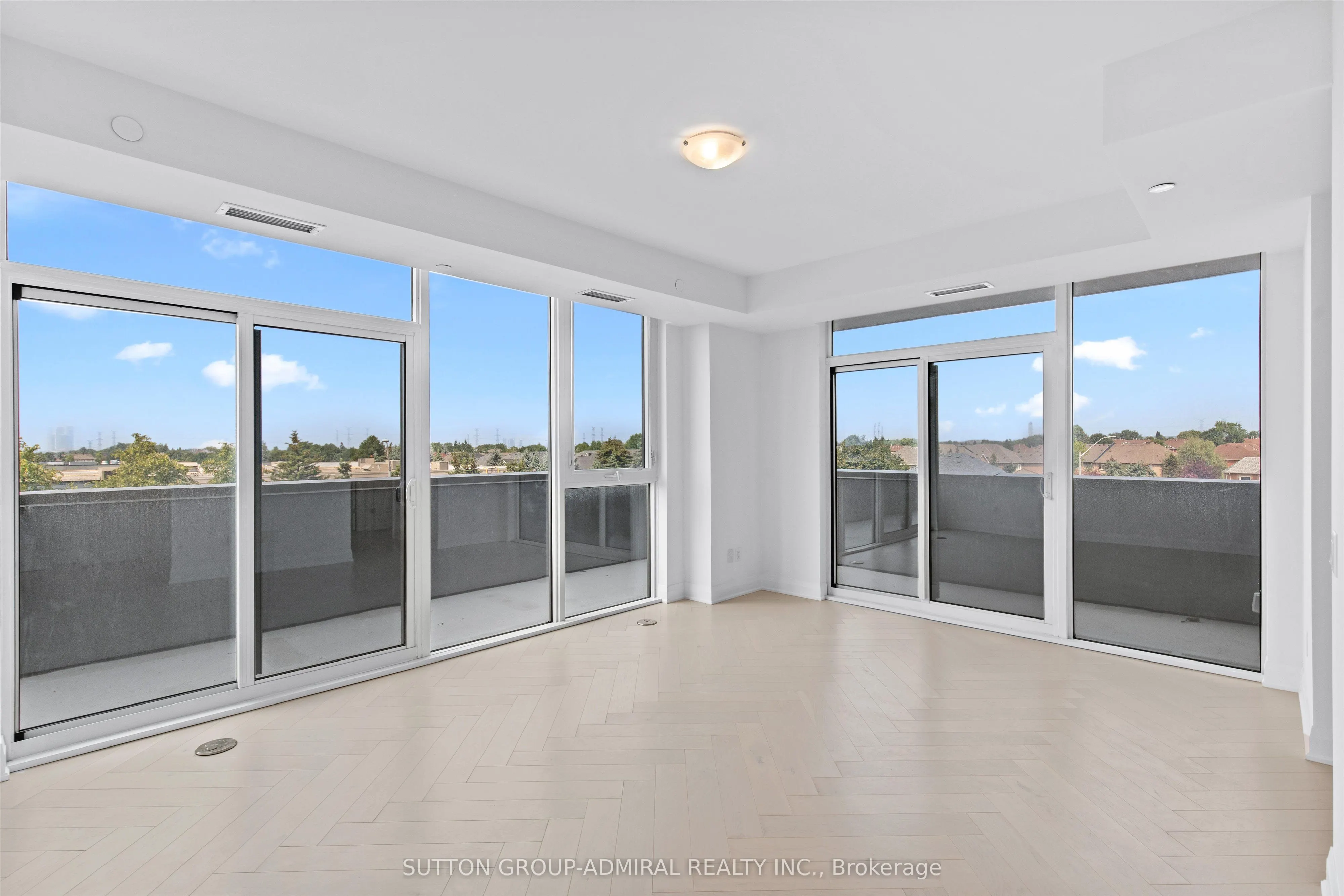 10 Gatineau Drive, #305