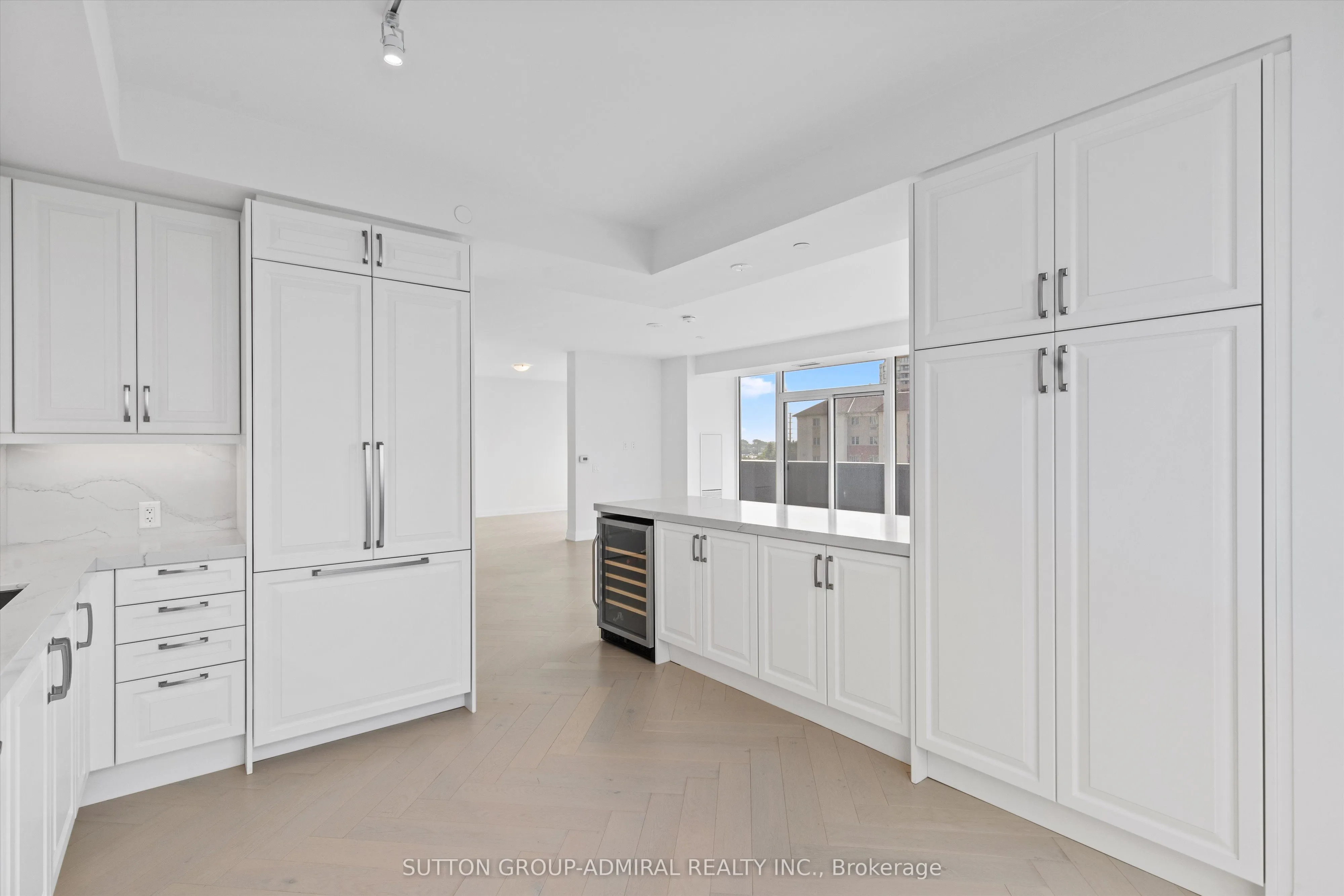10 Gatineau Drive, #305