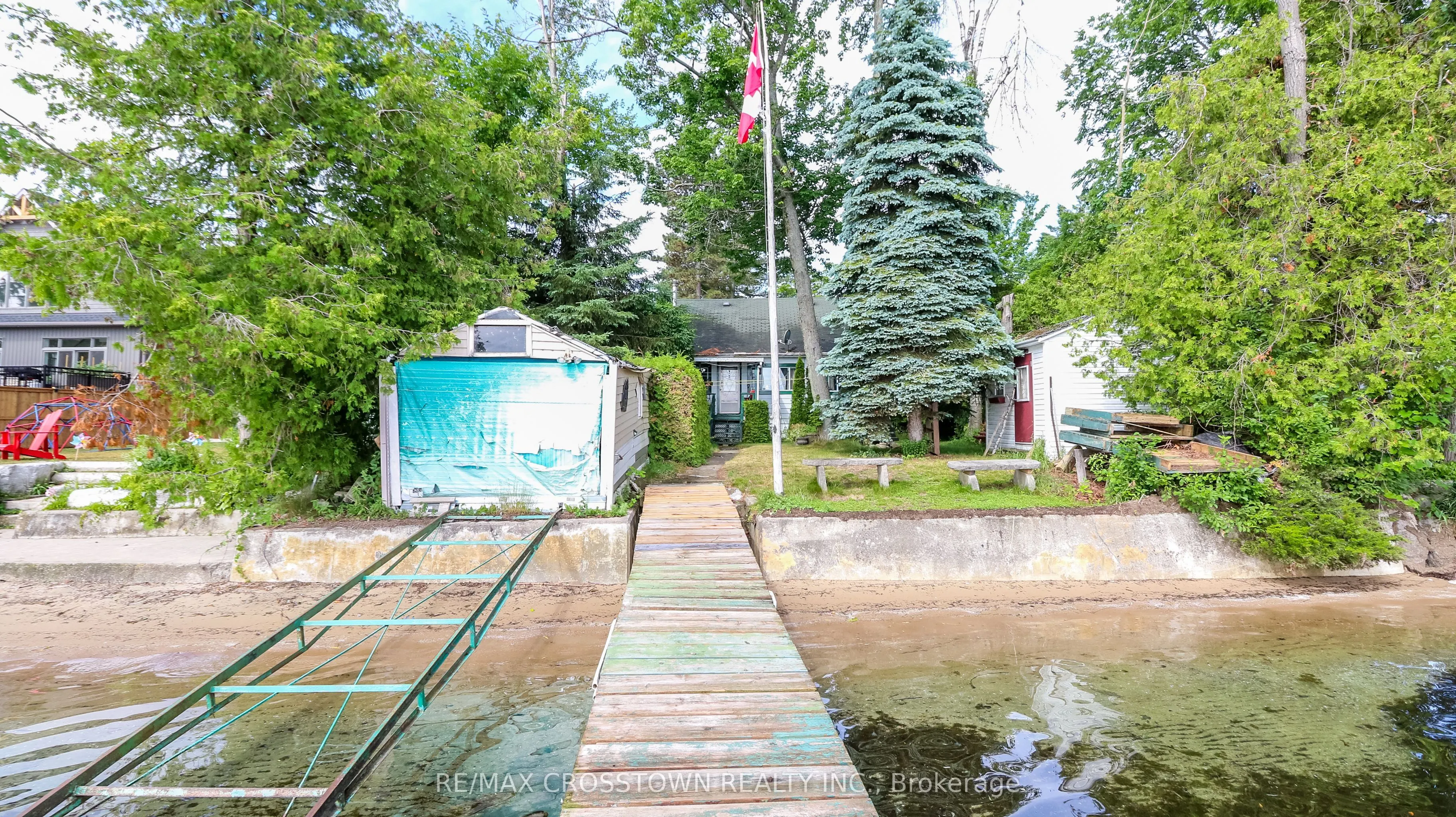 1895 Simcoe Boulevard