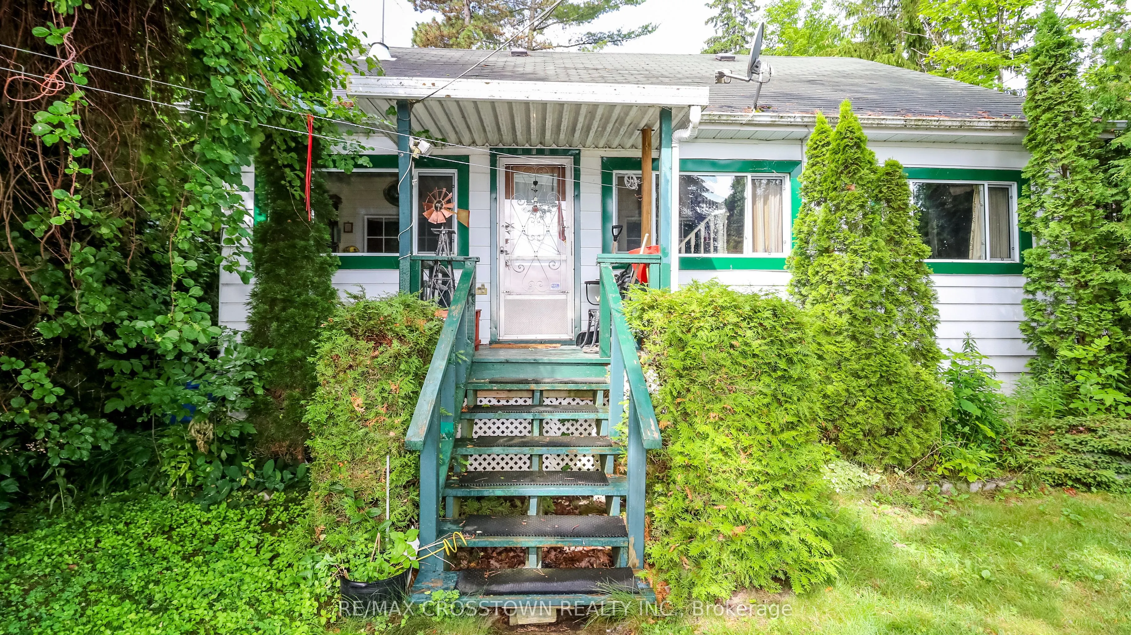 1895 Simcoe Boulevard