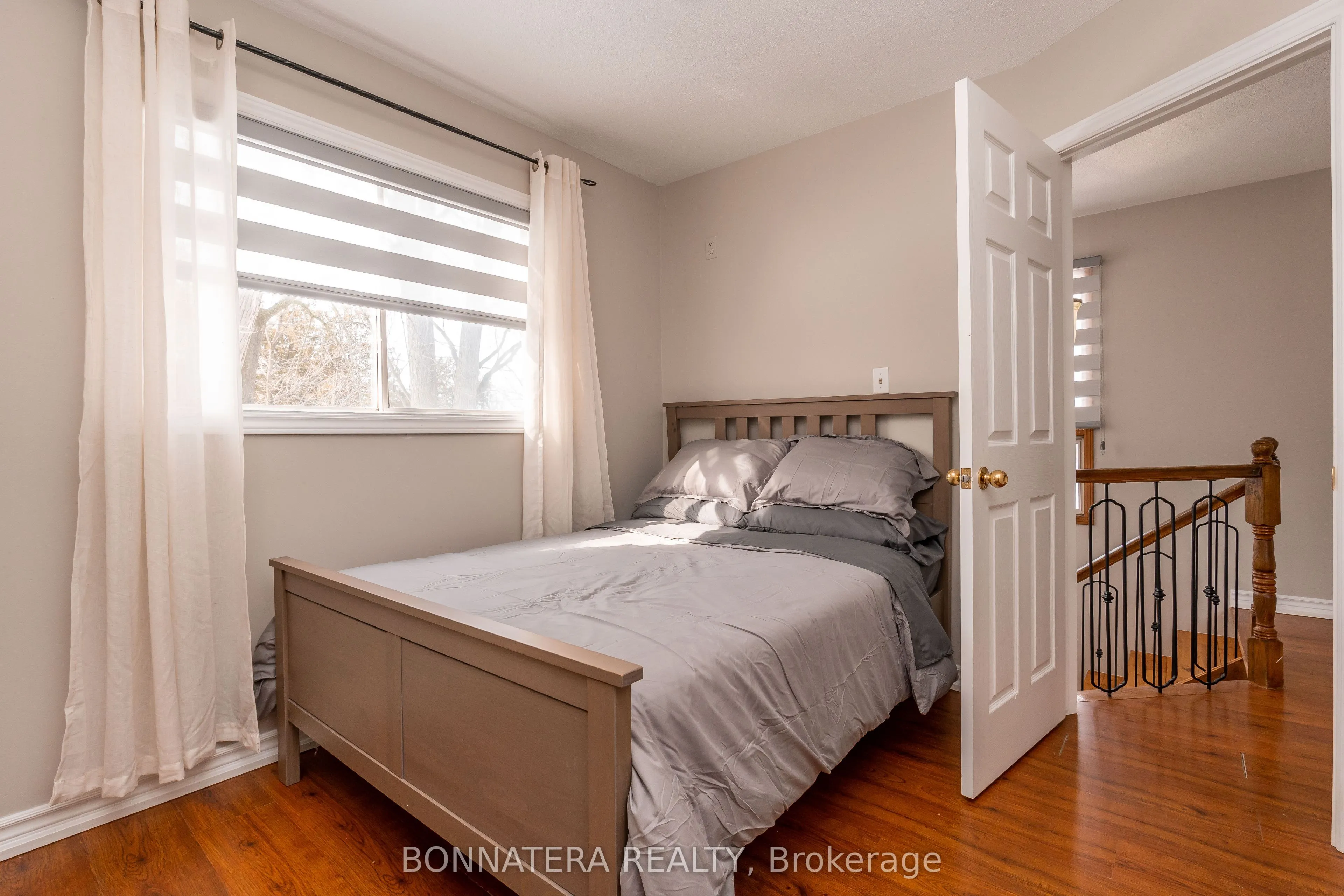 687 INNISFIL BEACH Road