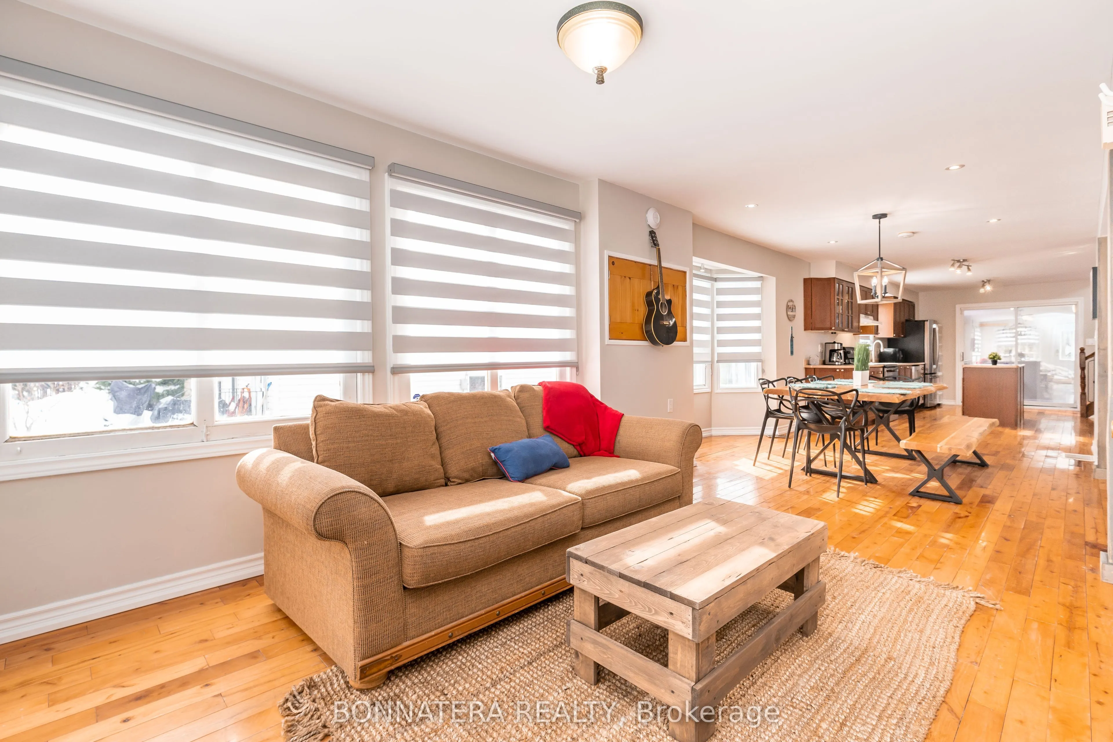 687 INNISFIL BEACH Road