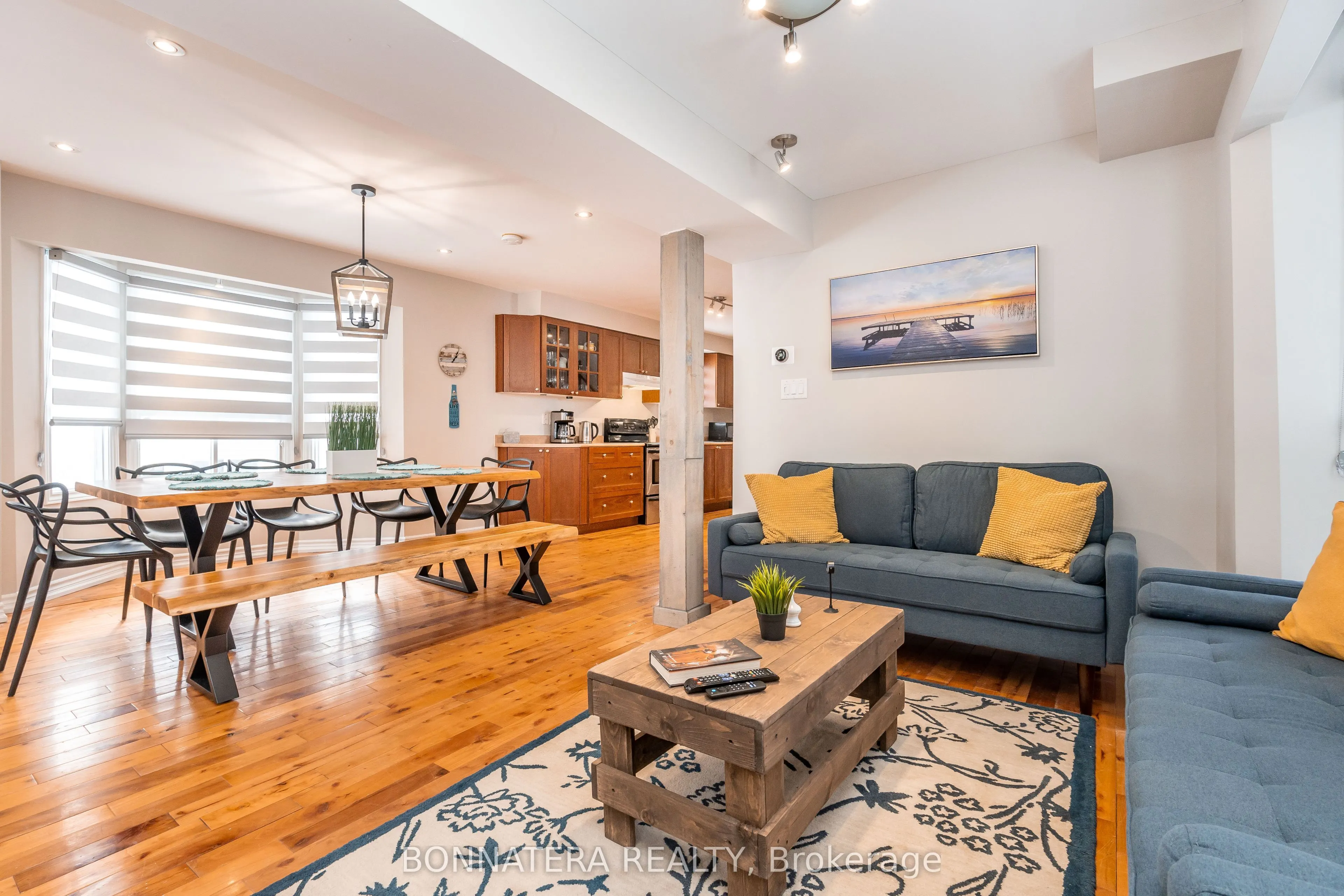 687 INNISFIL BEACH Road