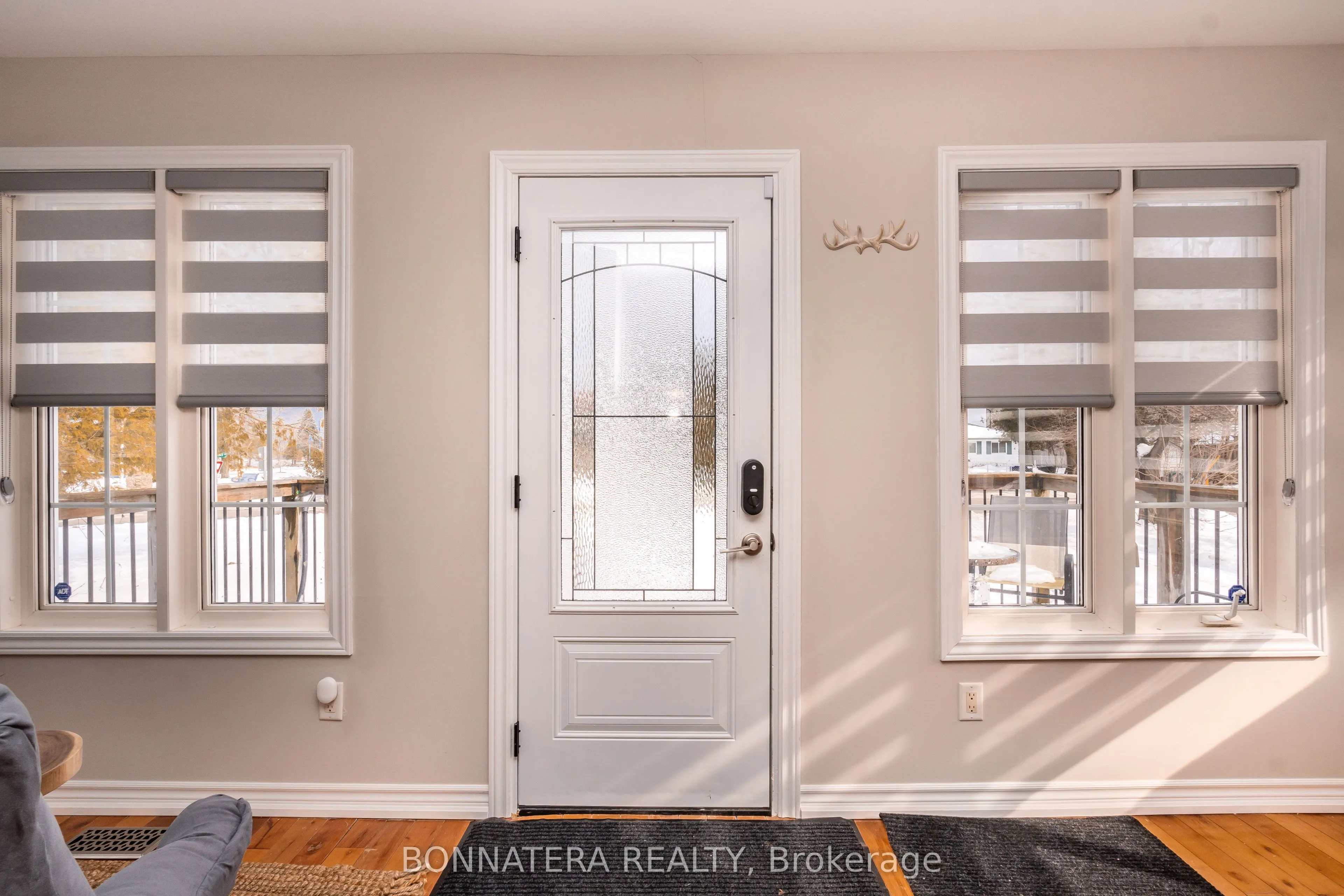 687 INNISFIL BEACH Road
