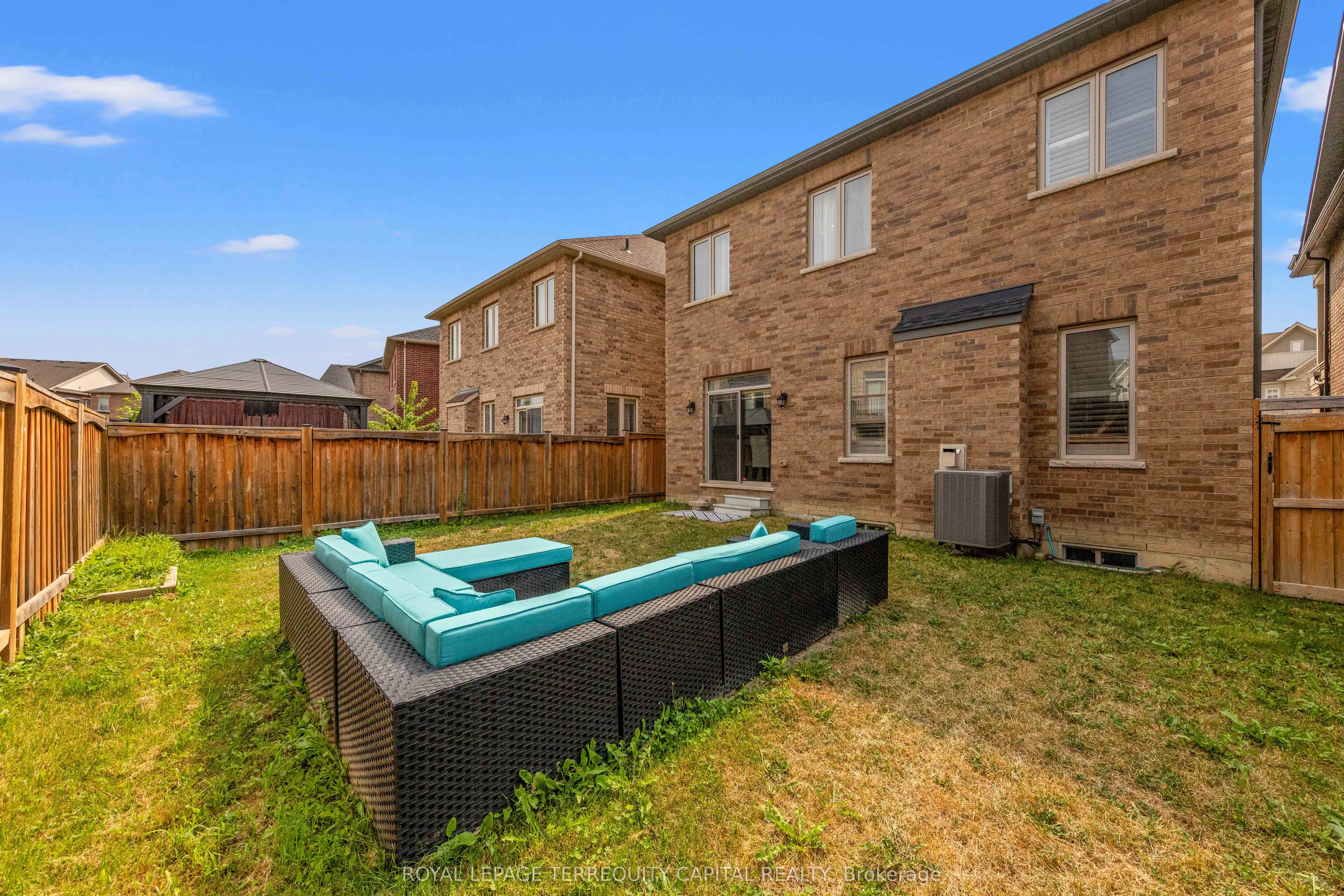 14 Beaconsfield Drive
