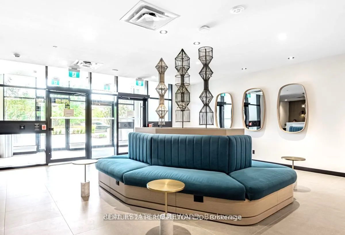 8 Beverley Glen Boulevard, #D-526