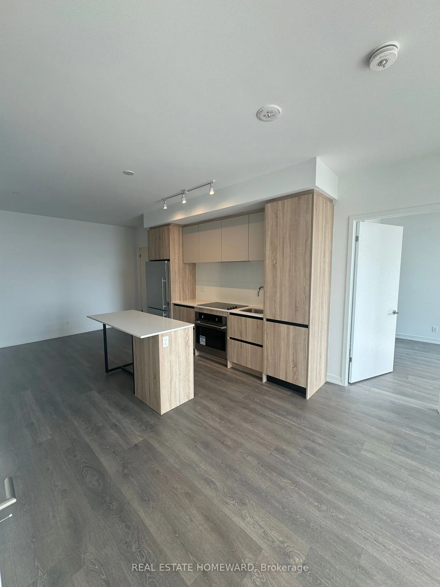 8 Beverley Glen Boulevard, #D-526
