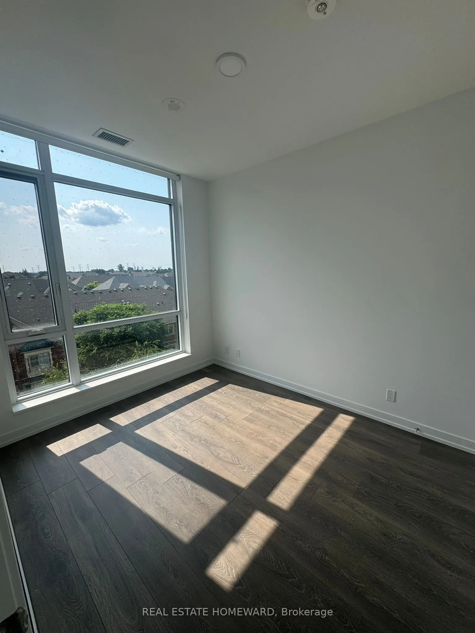 8 Beverley Glen Boulevard, #D-526