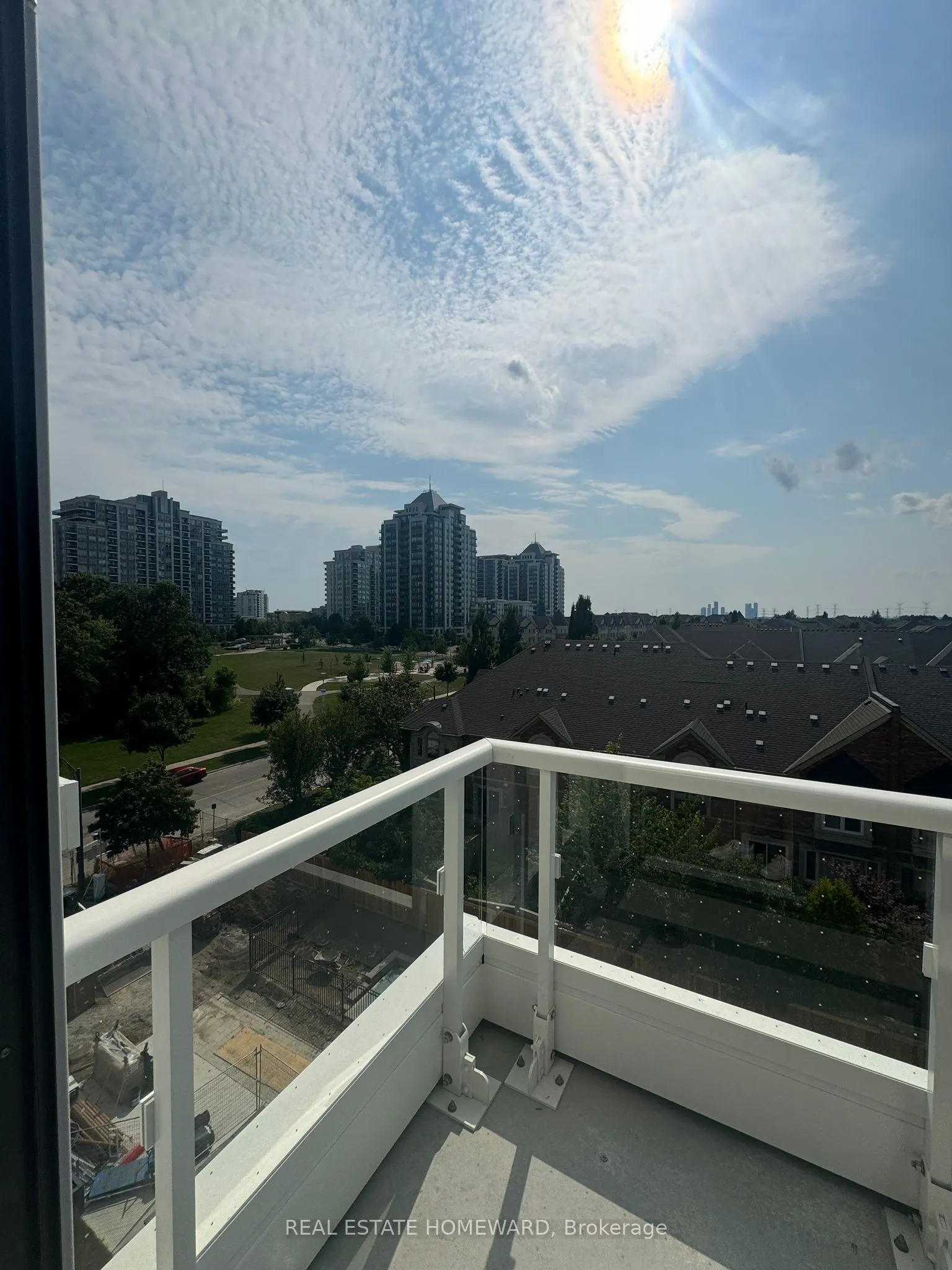 8 Beverley Glen Boulevard, #D-526