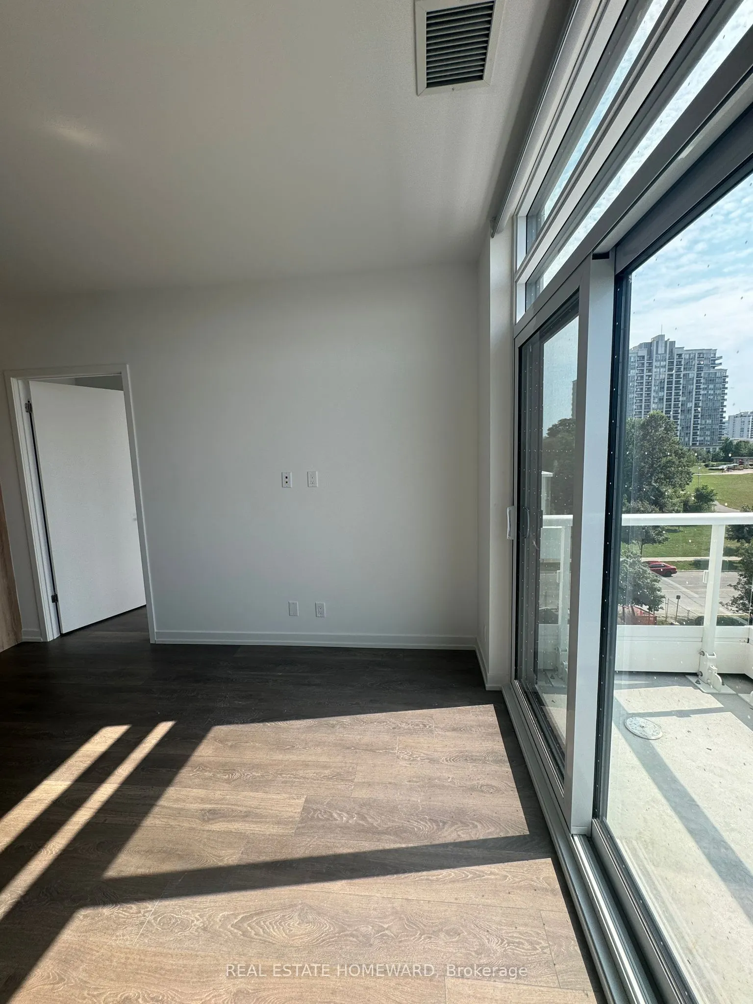 8 Beverley Glen Boulevard, #D-526
