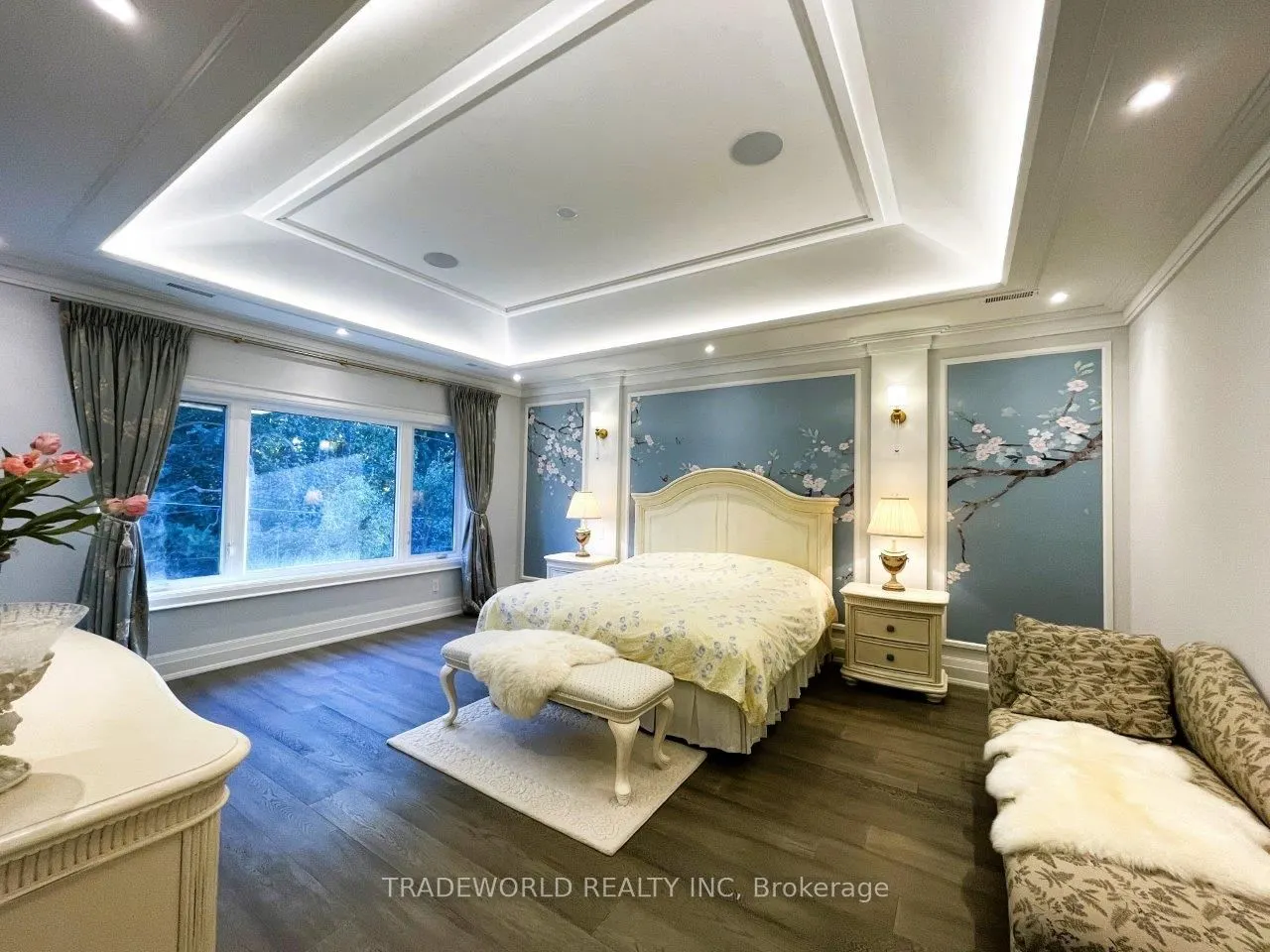 90 Fred Varley Drive