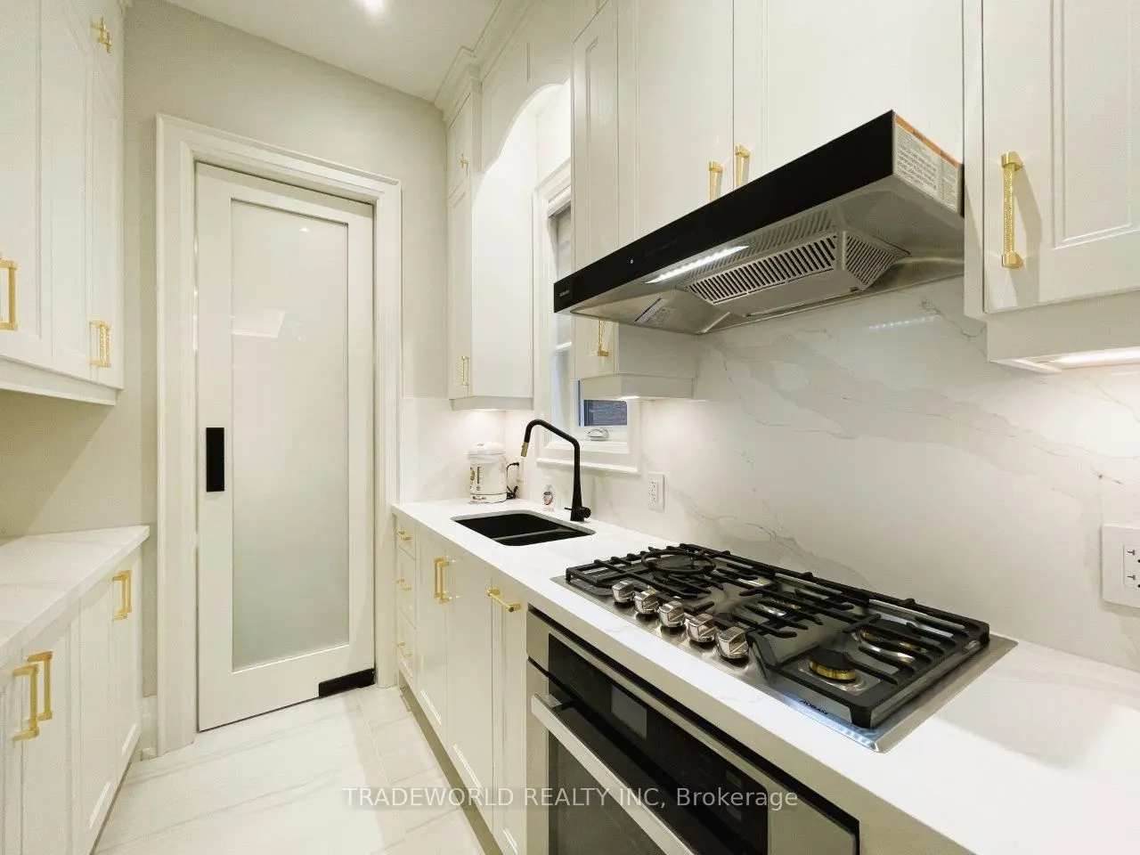 90 Fred Varley Drive