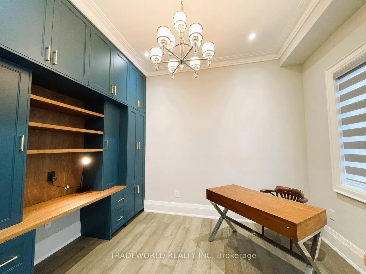 90 Fred Varley Drive