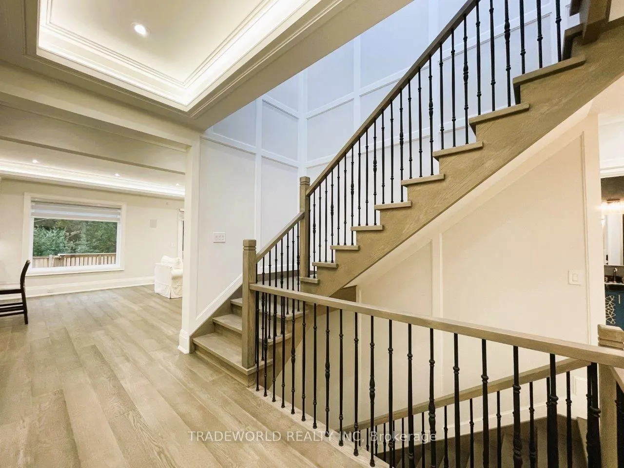 90 Fred Varley Drive