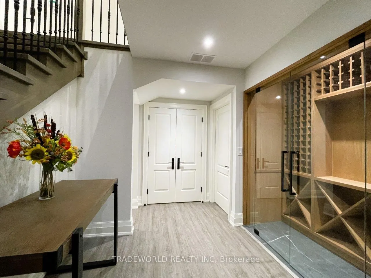90 Fred Varley Drive