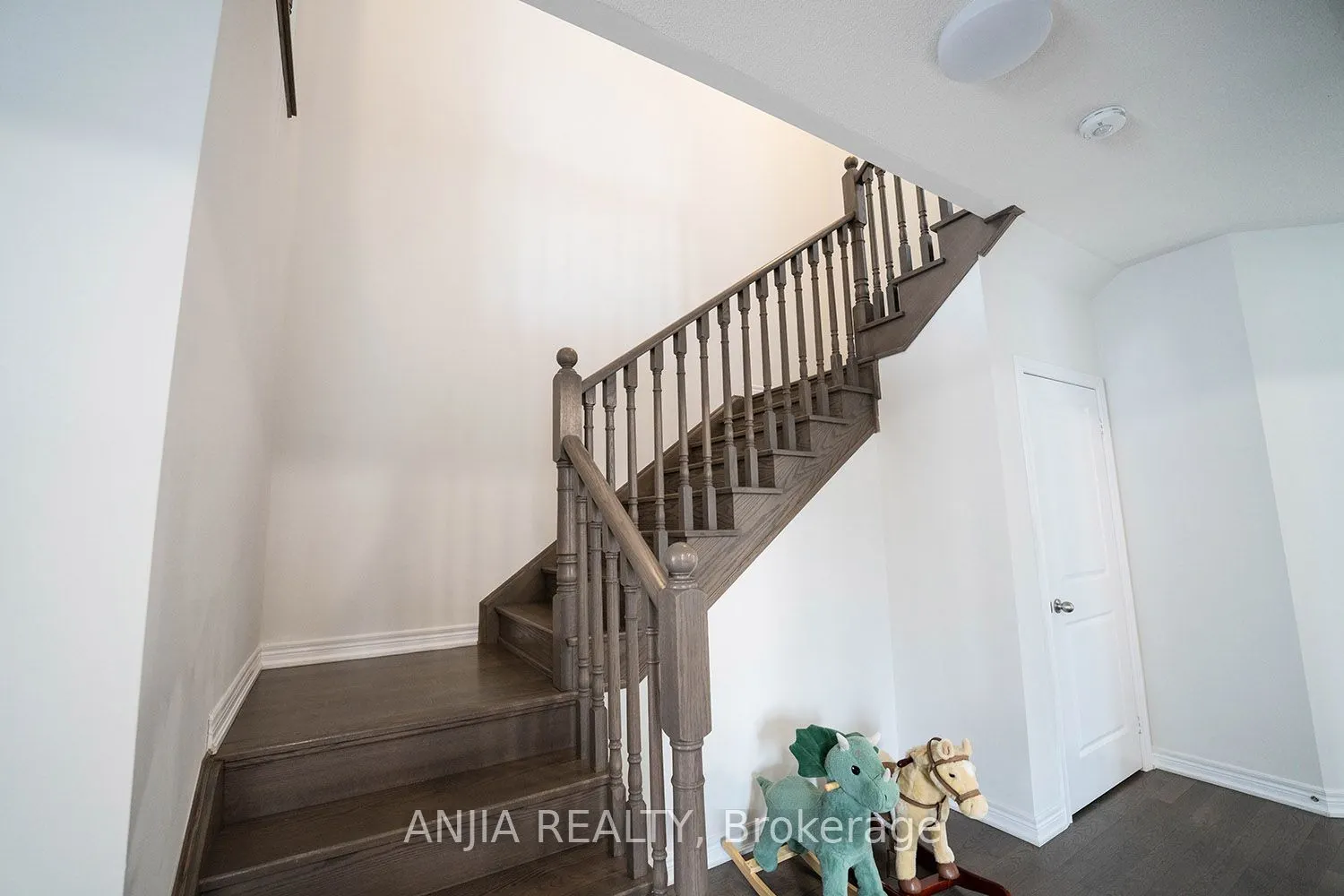 163 Fallharvest Way