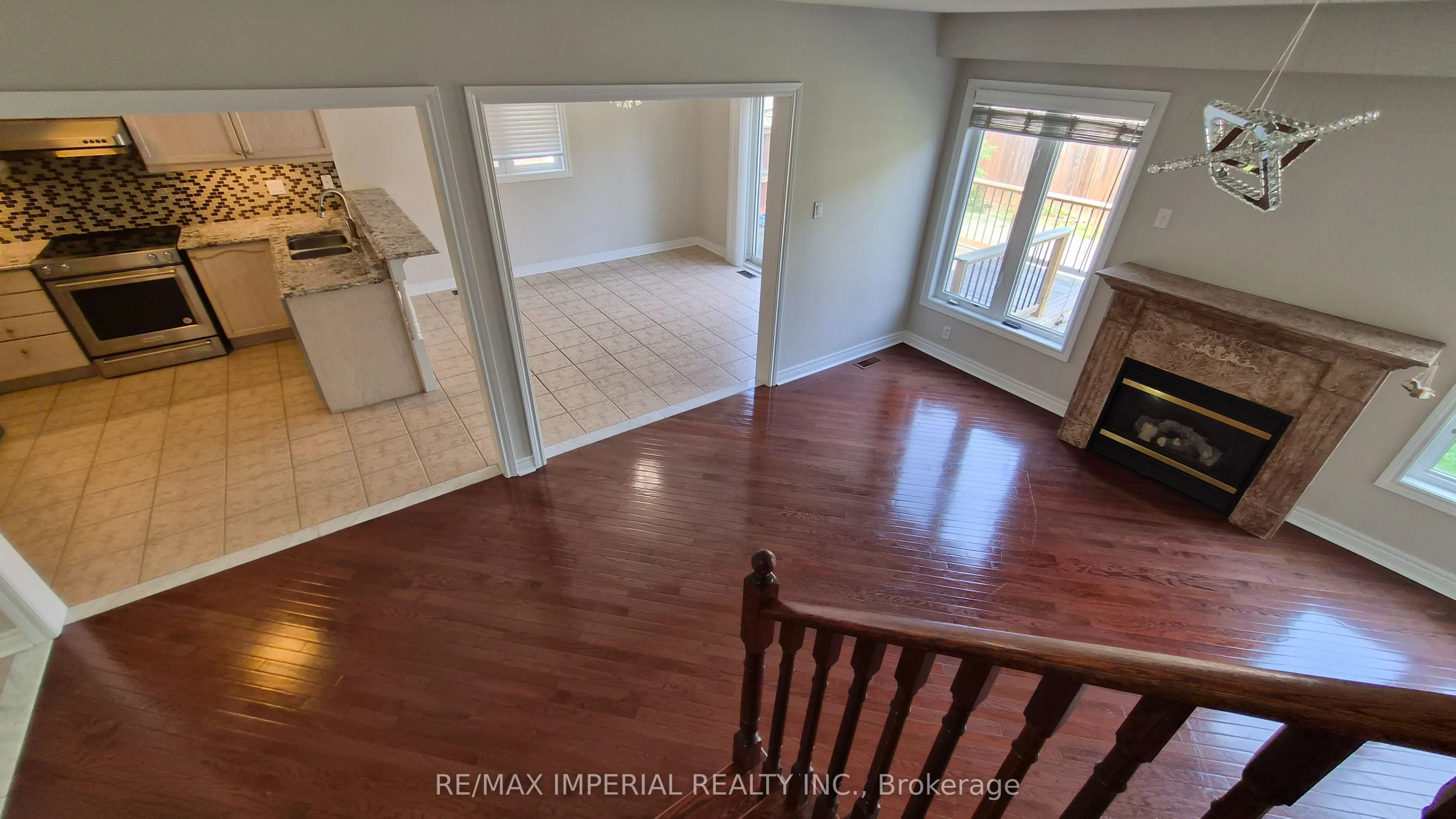118 Flagstone Way
