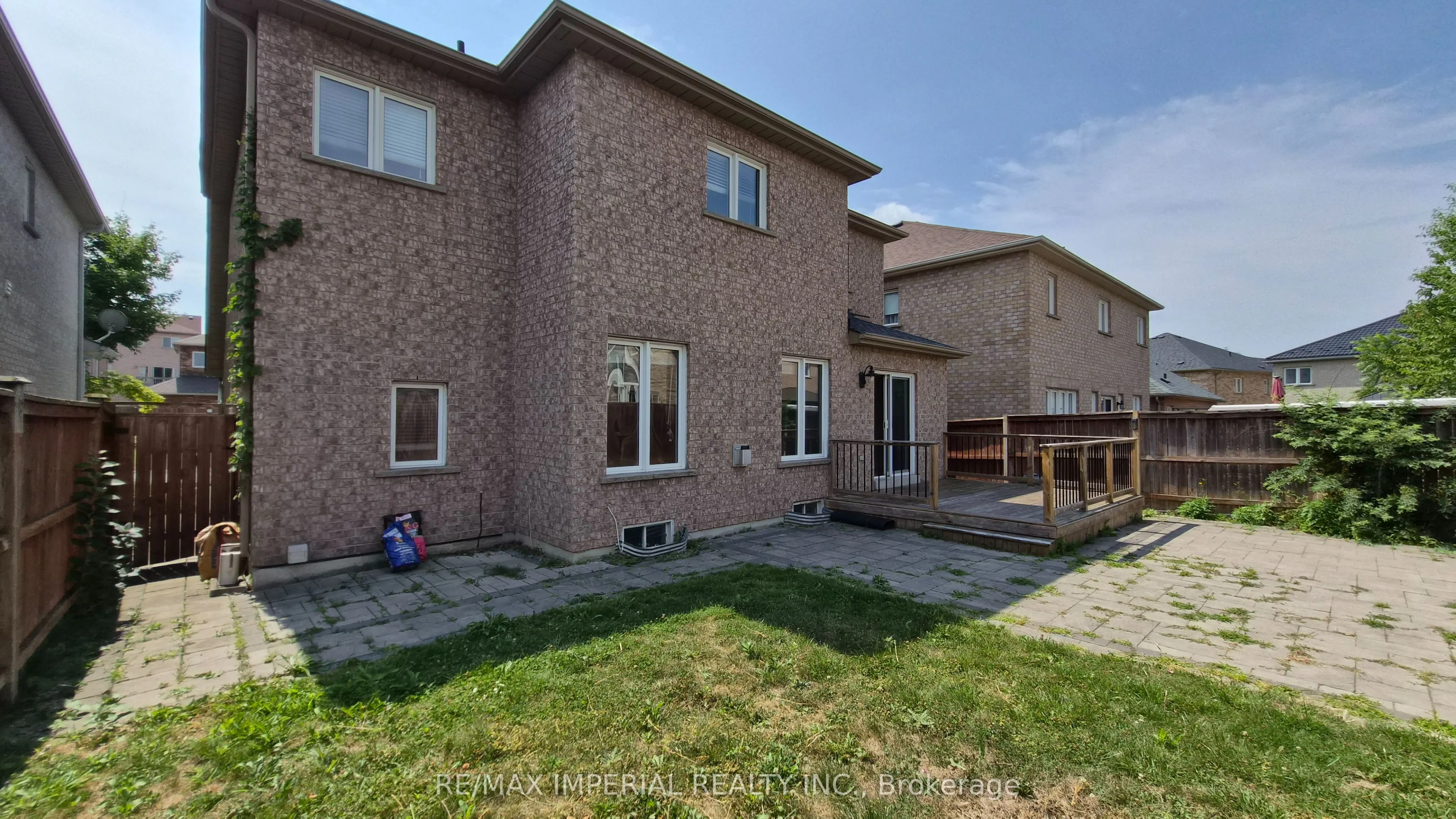 118 Flagstone Way