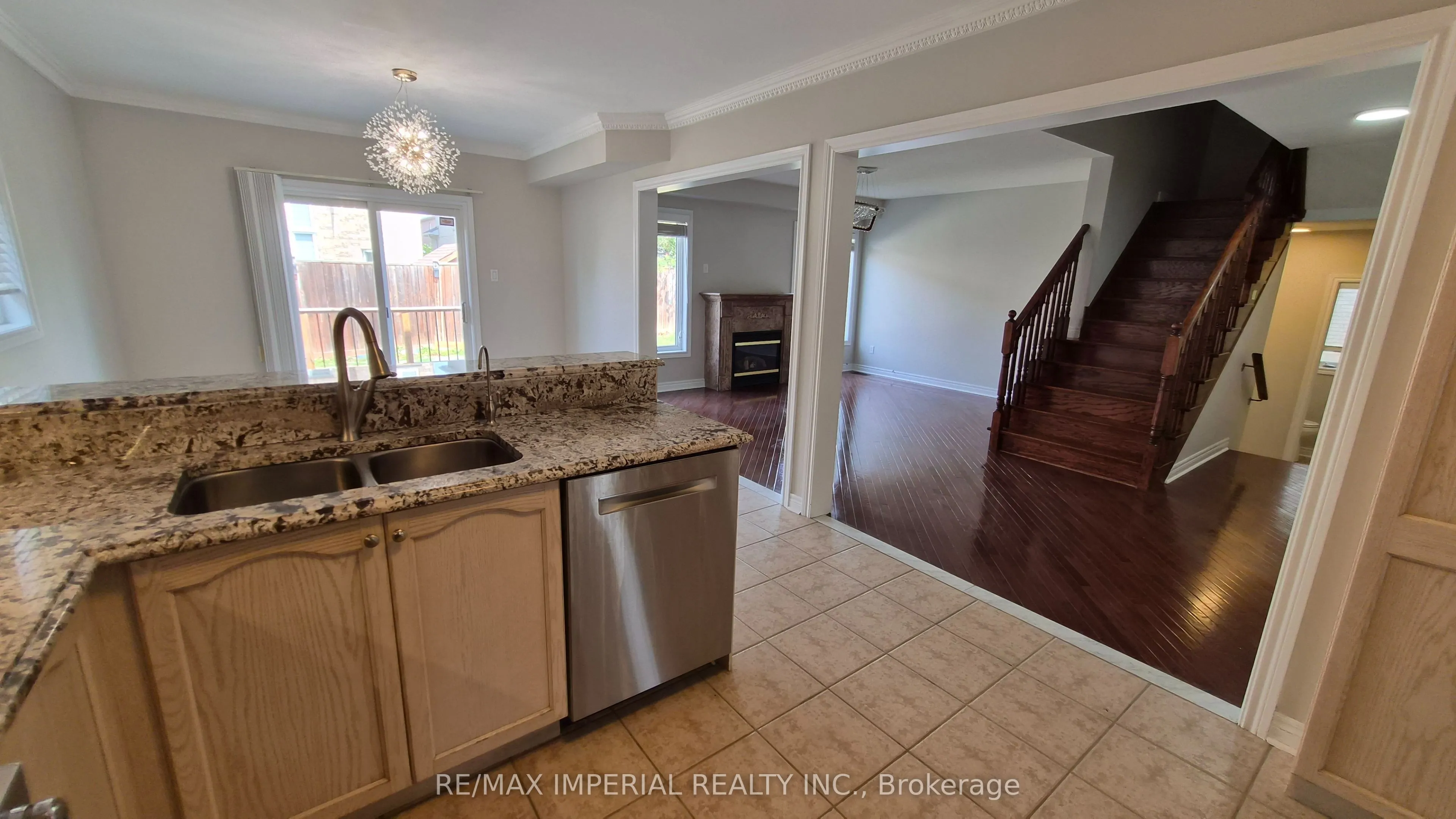 118 Flagstone Way