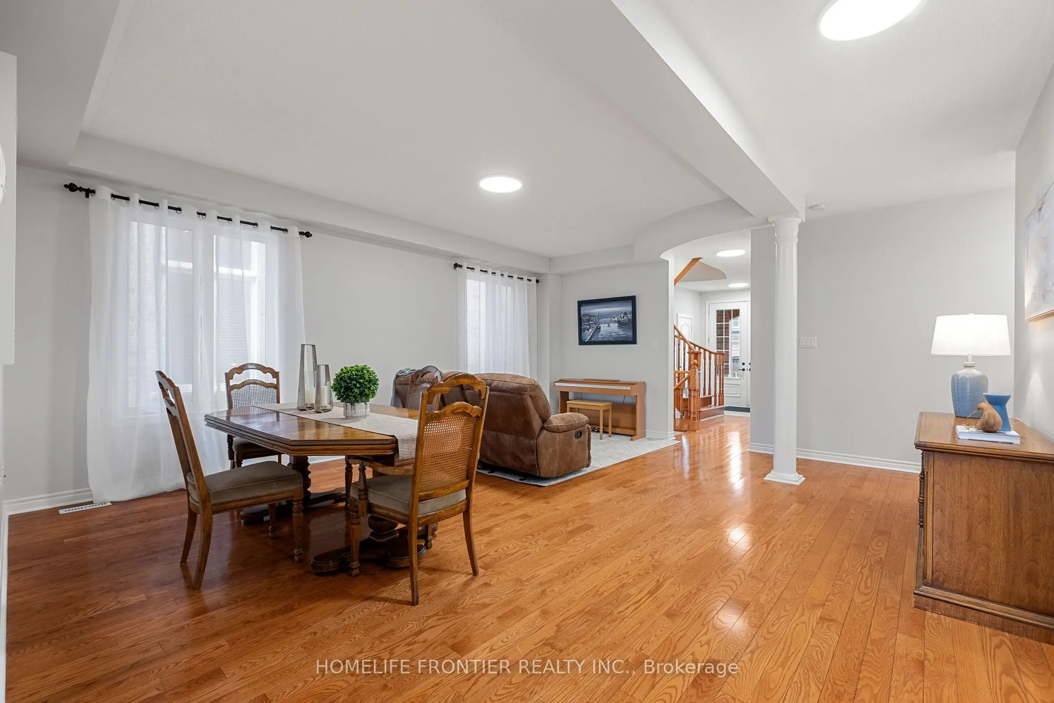 92 Wardlaw Place