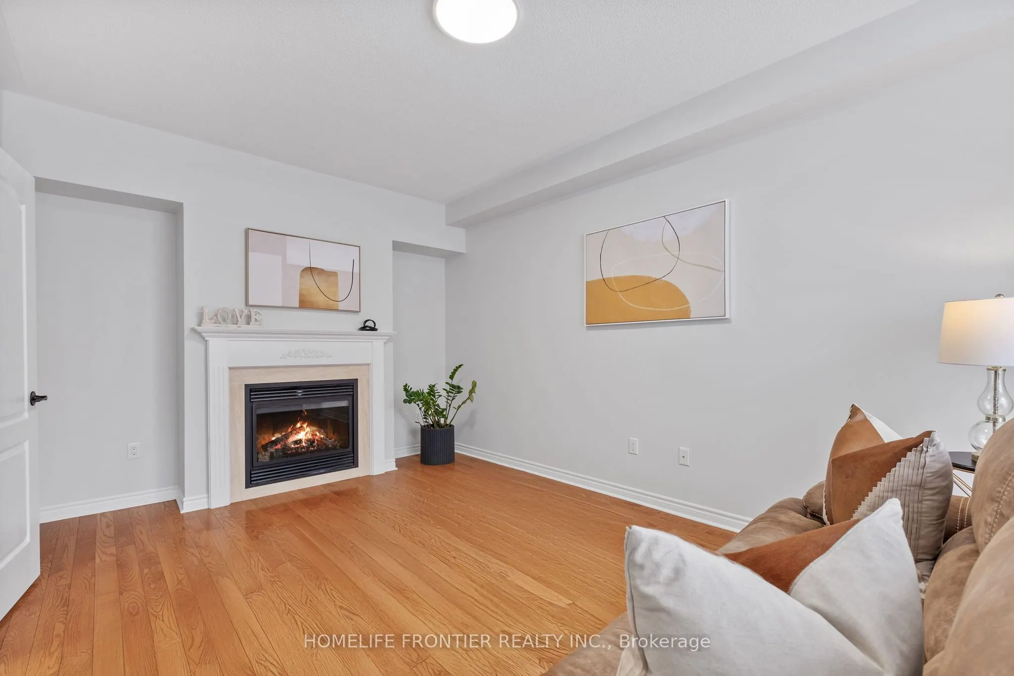 92 Wardlaw Place