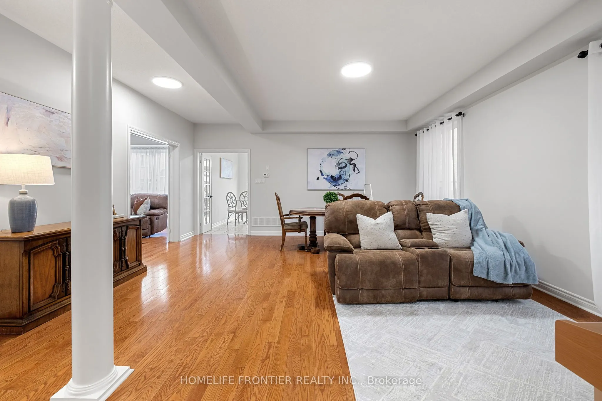 92 Wardlaw Place