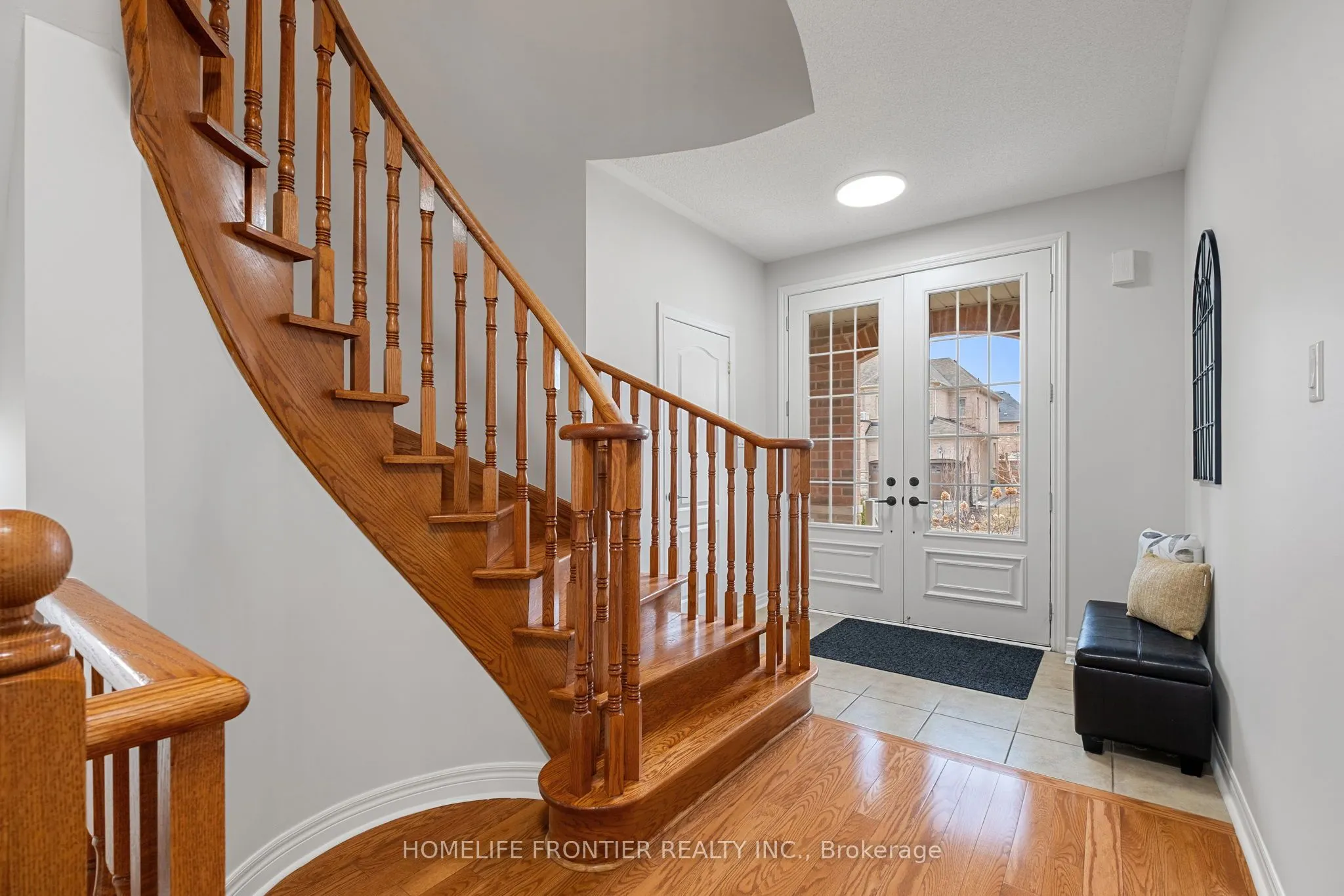92 Wardlaw Place