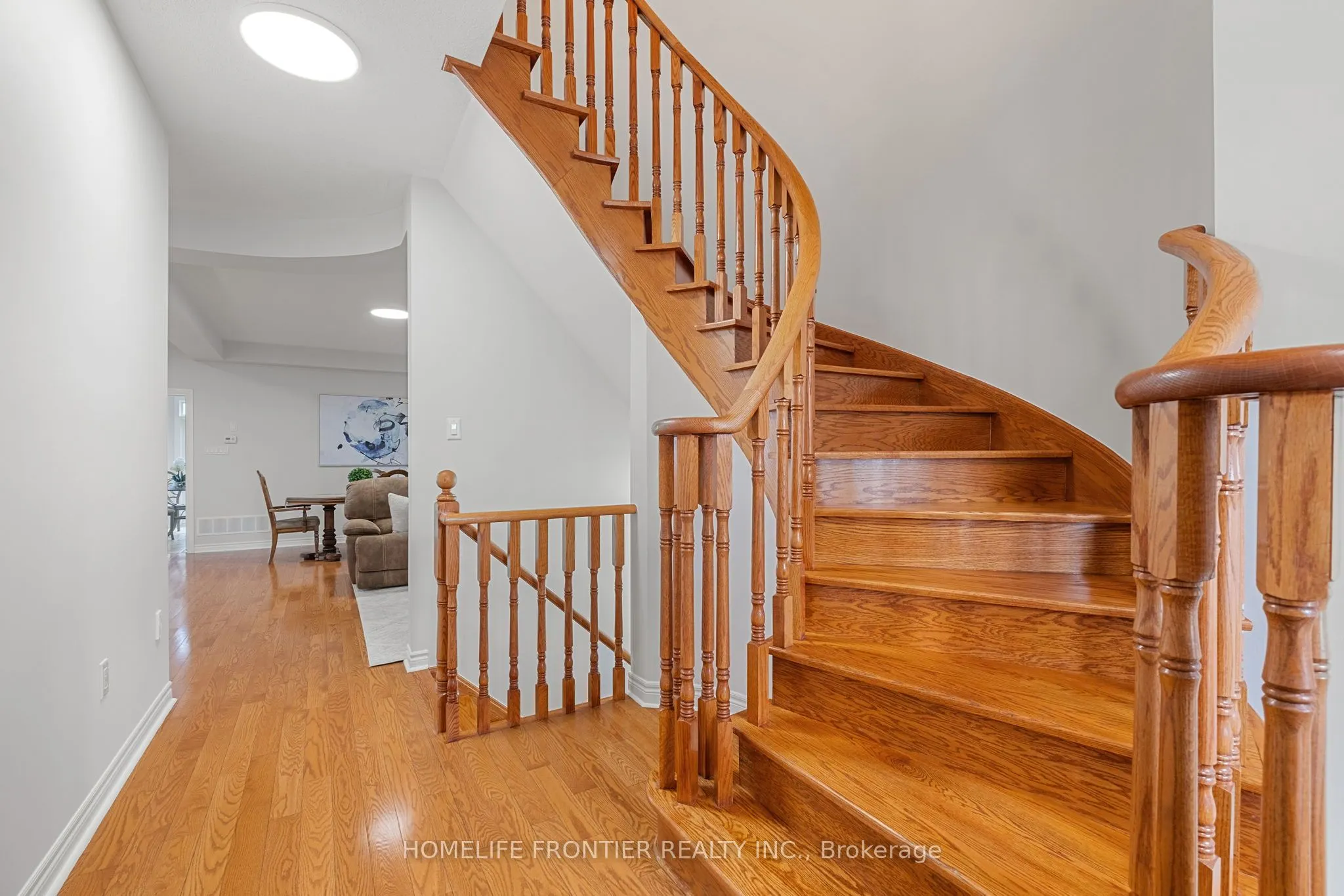 92 Wardlaw Place