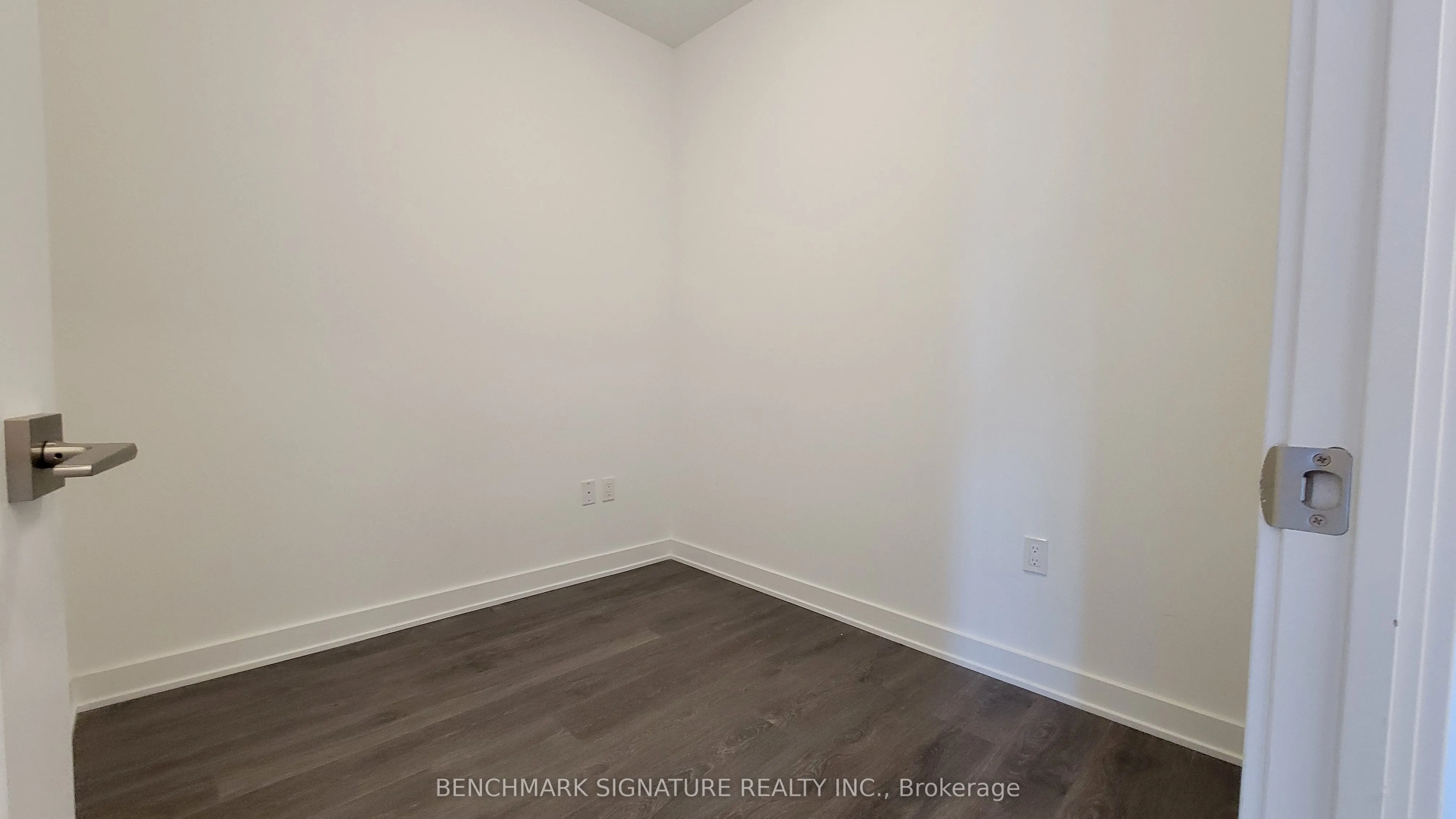 85 Oneida Crescent, #1607