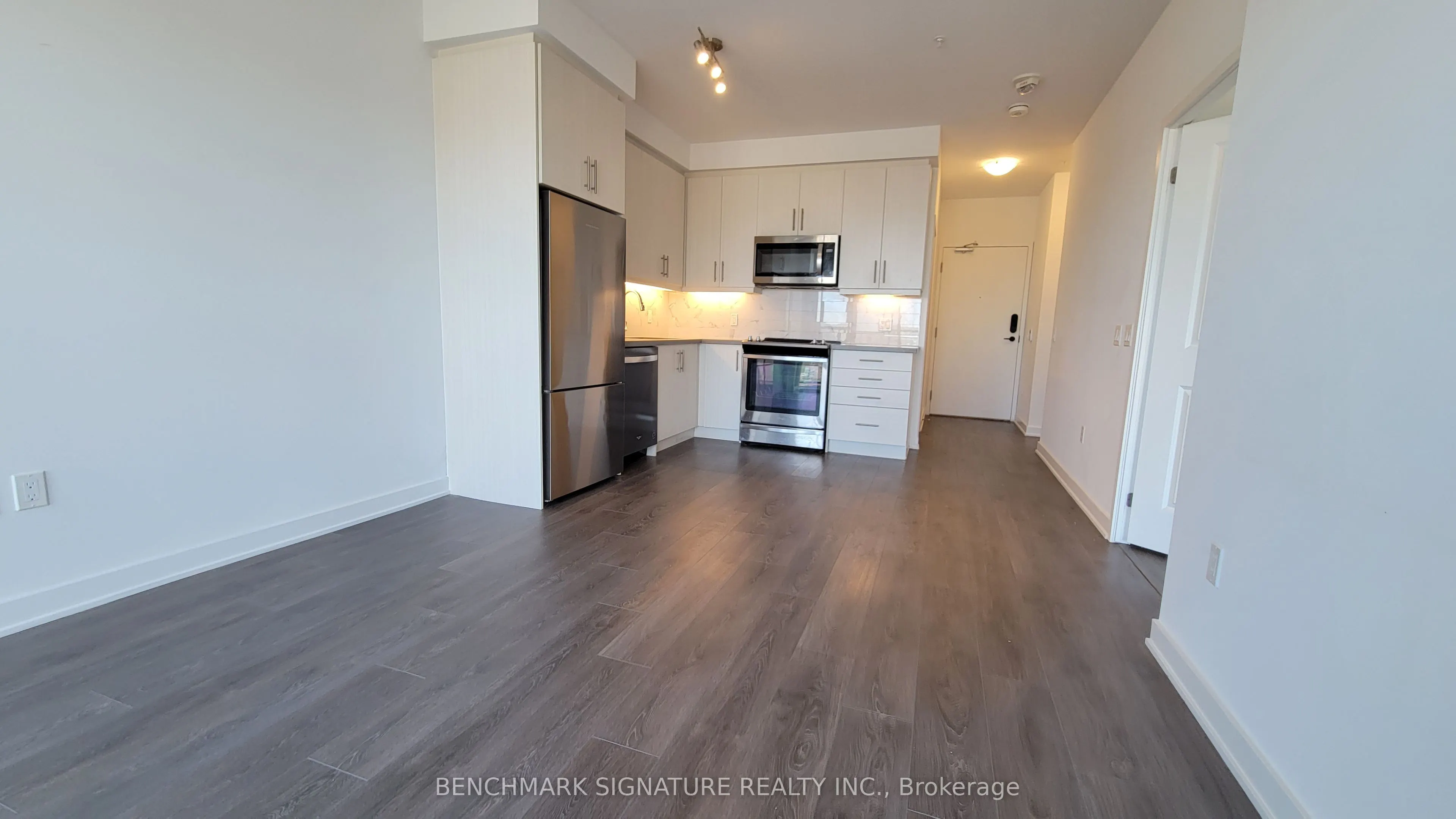 85 Oneida Crescent, #1607