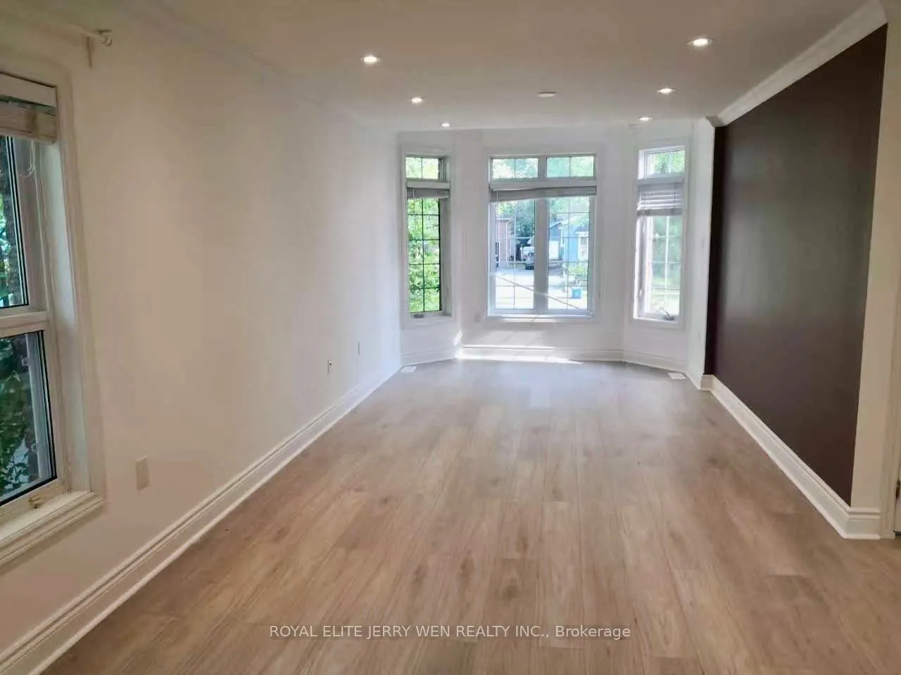 266 Cedarholme Avenue, #Upper