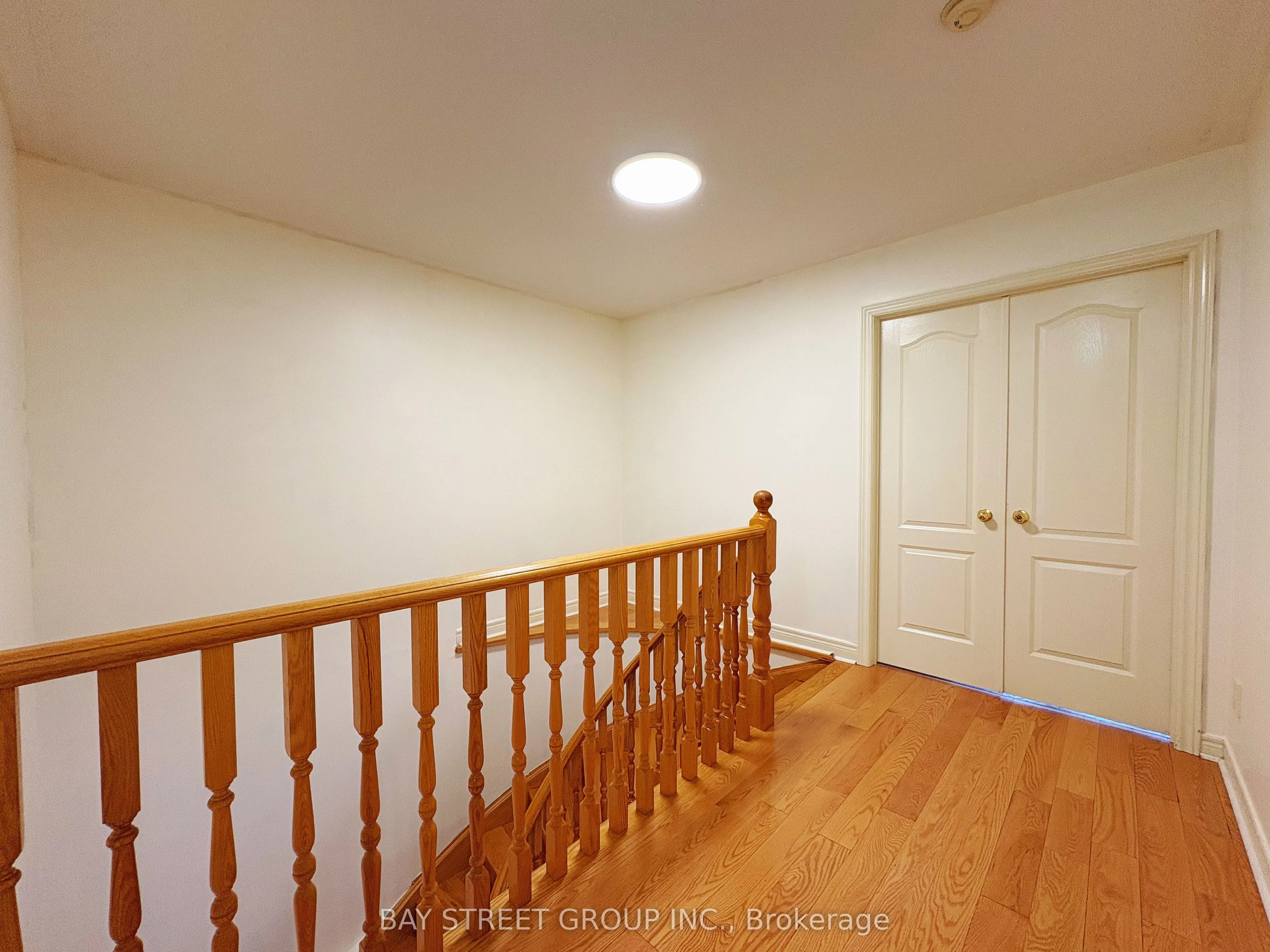 98 Snowy Meadow Avenue
