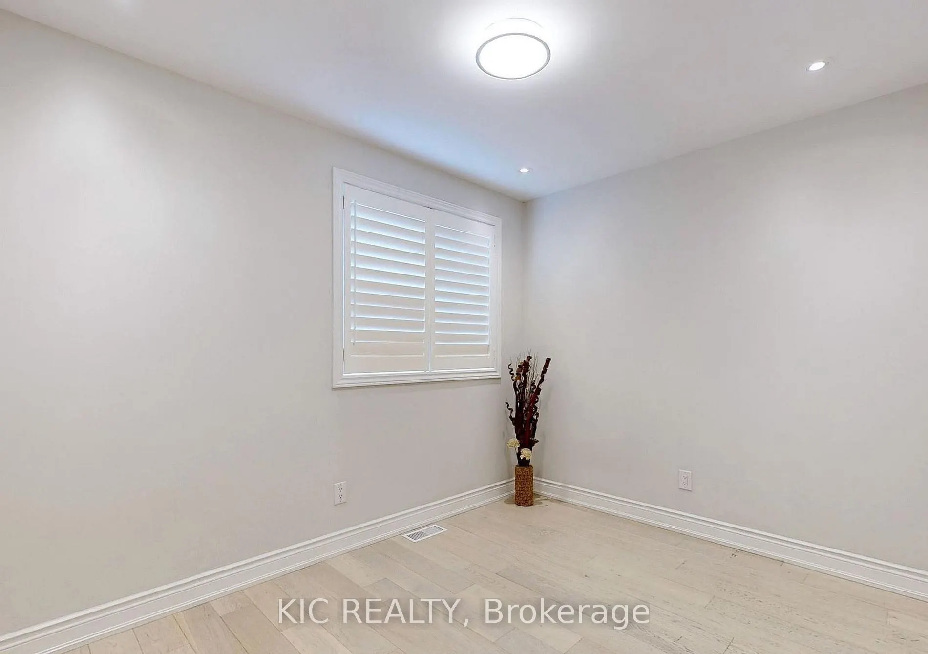 226 Browndale Crescent, #Main Floor