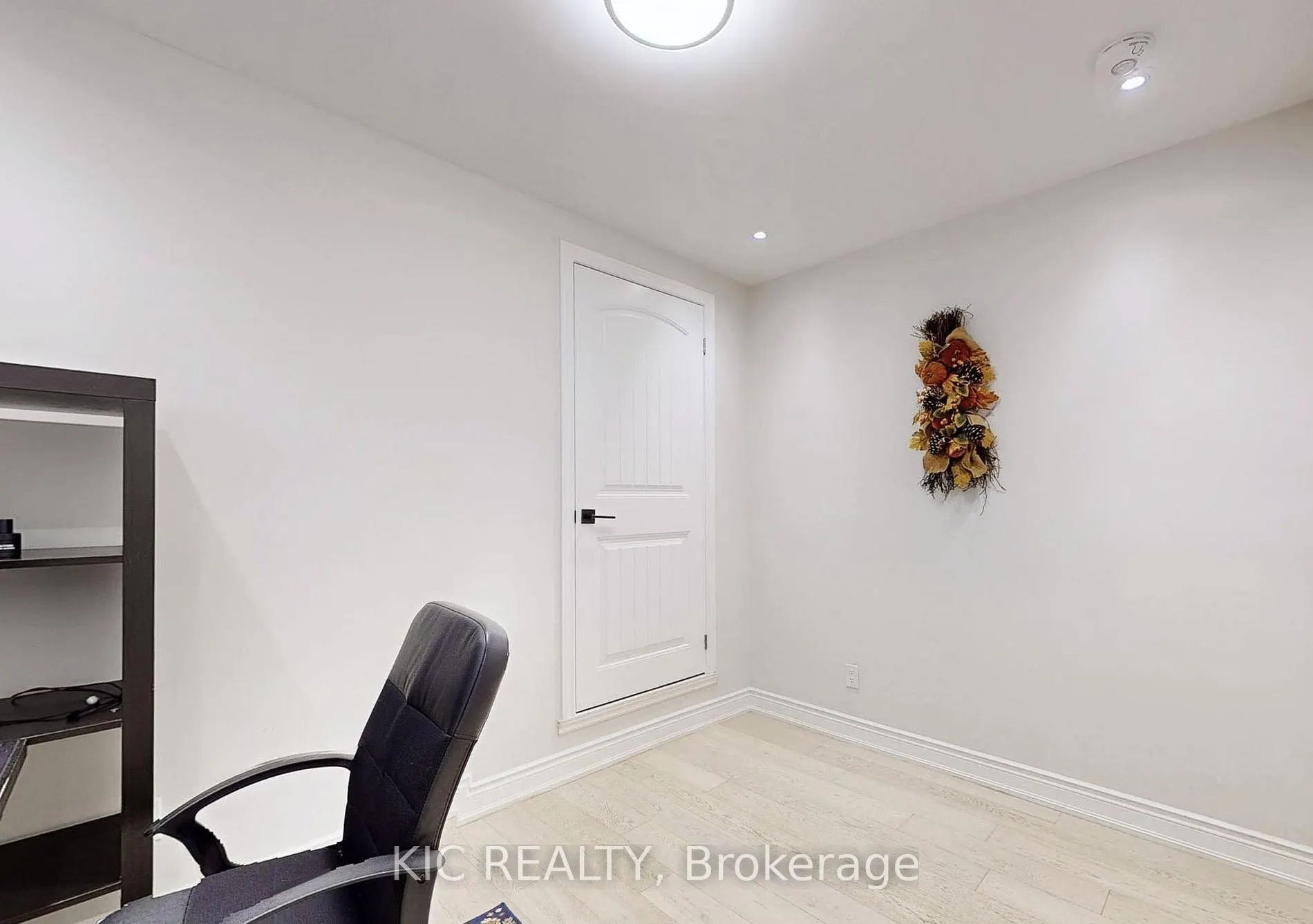 226 Browndale Crescent, #Main Floor