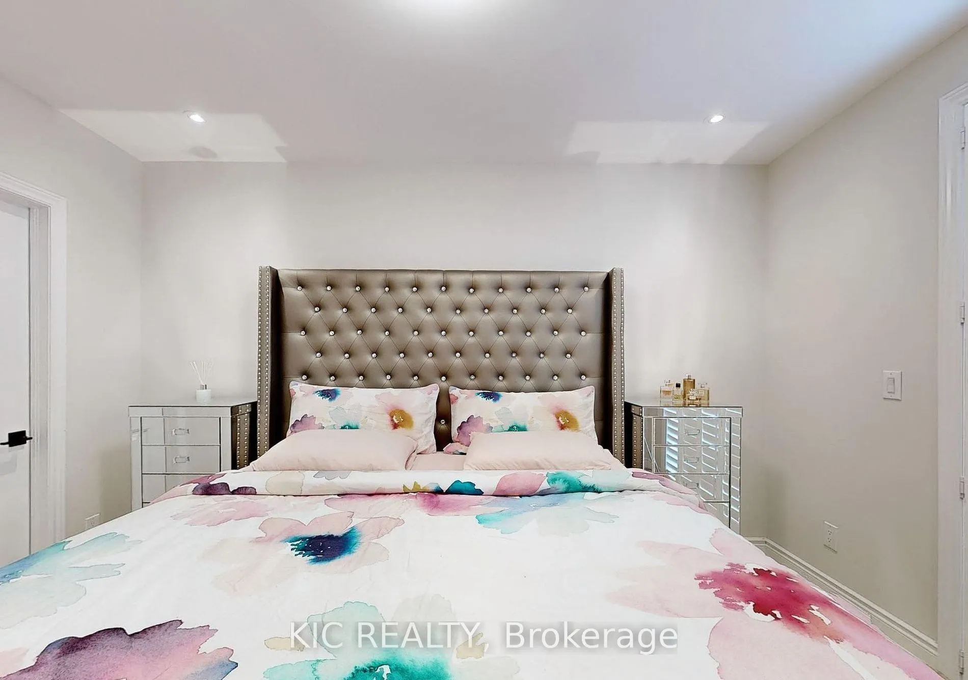 226 Browndale Crescent, #Main Floor