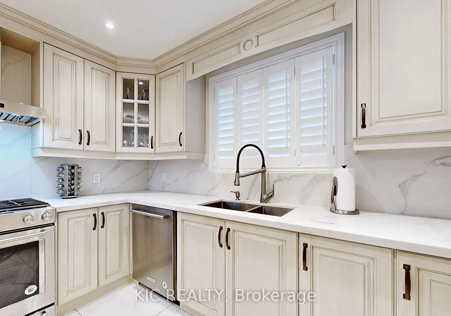 226 Browndale Crescent, #Main Floor