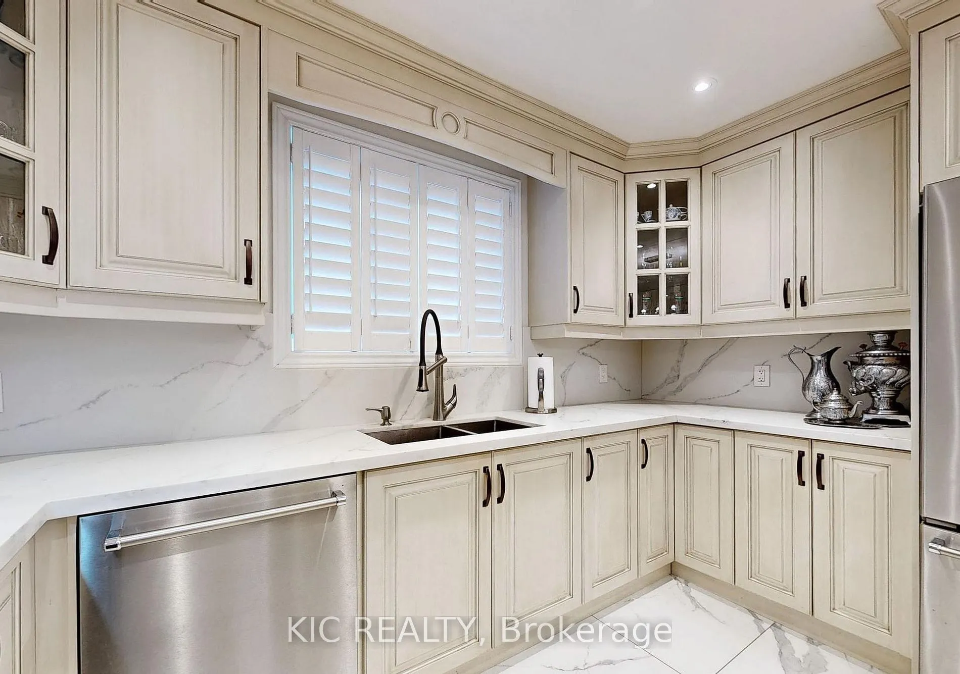 226 Browndale Crescent, #Main Floor