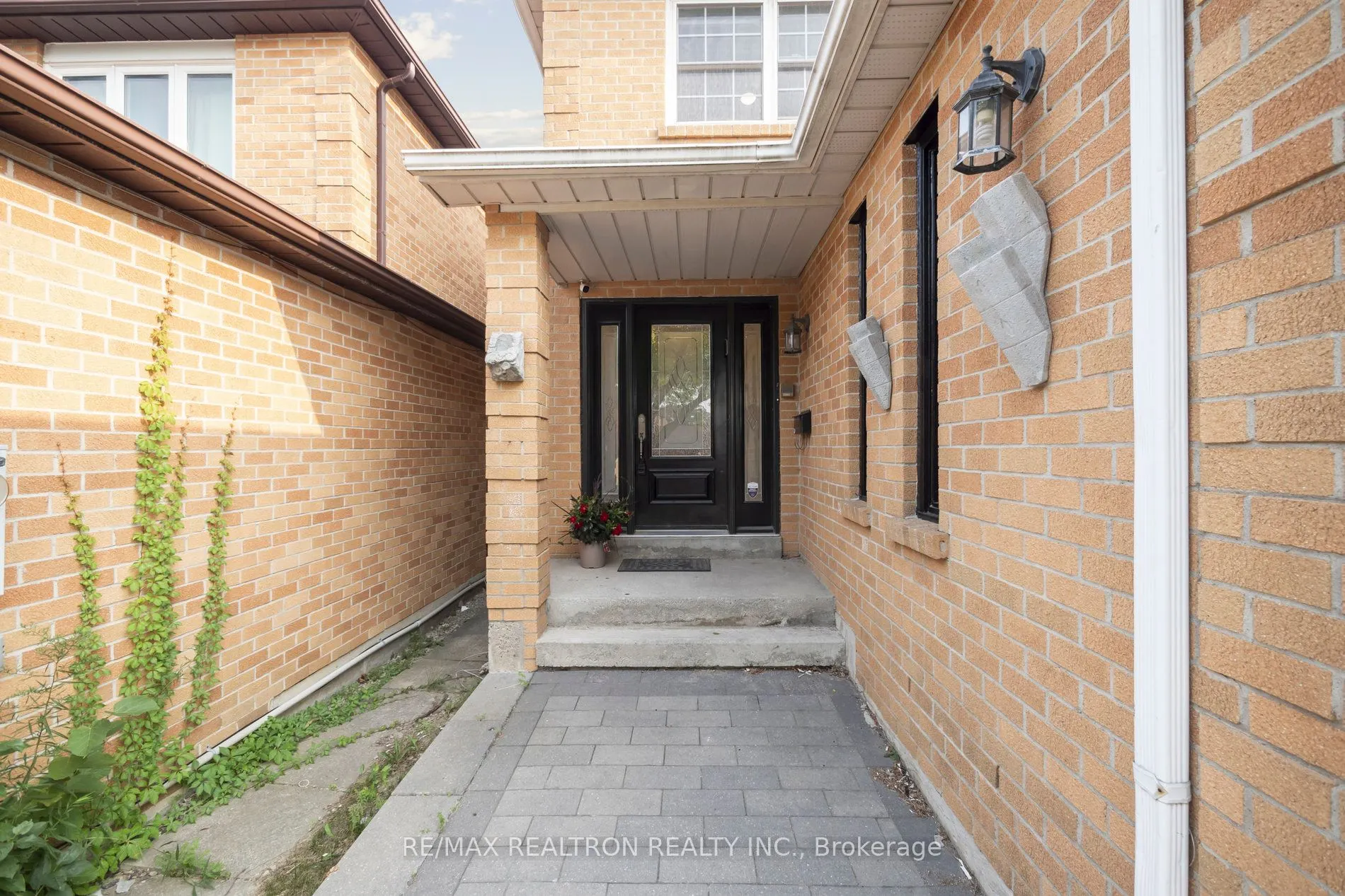 213 Campbell Avenue