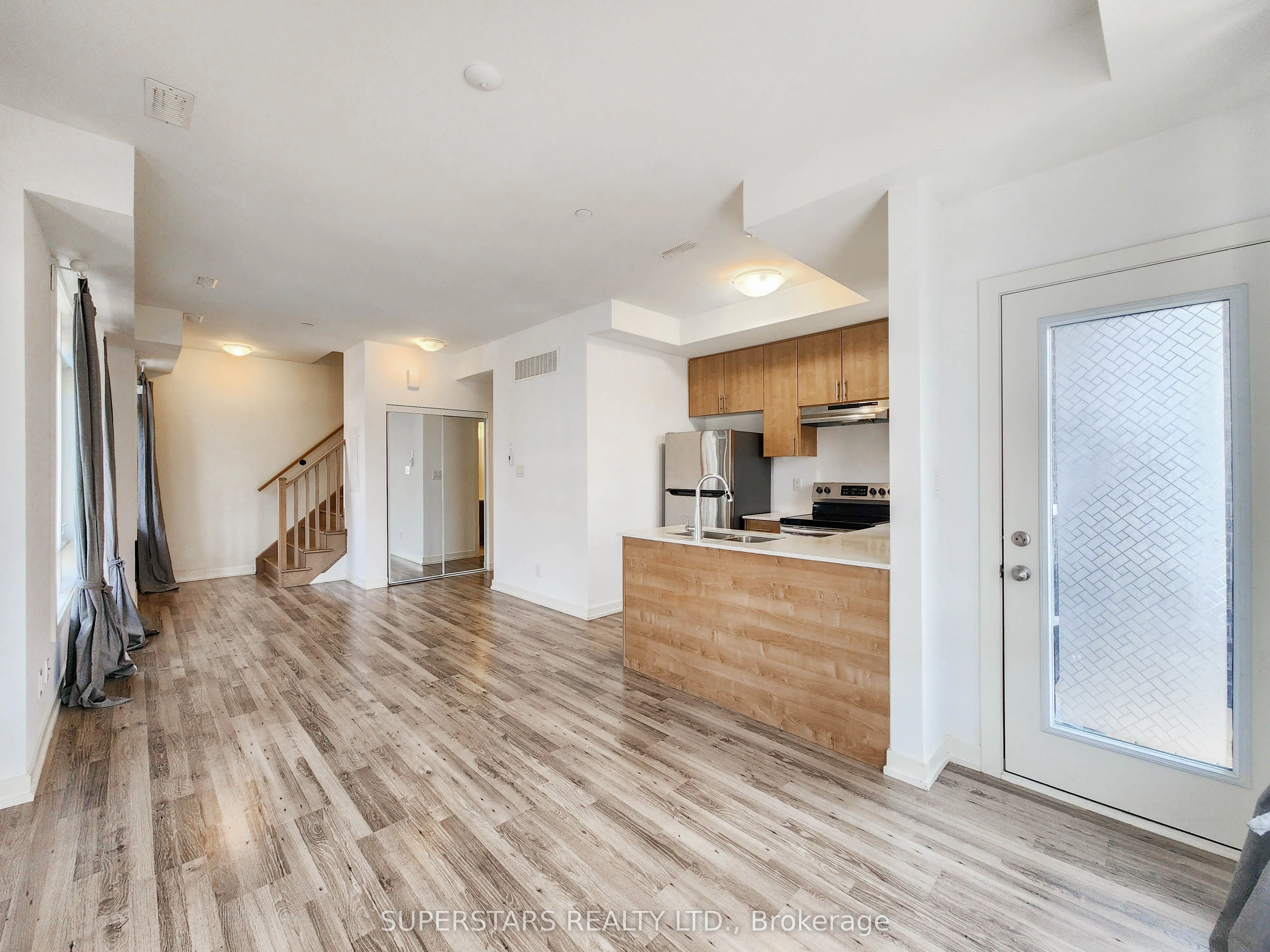 370 A Red Maple Road, #37