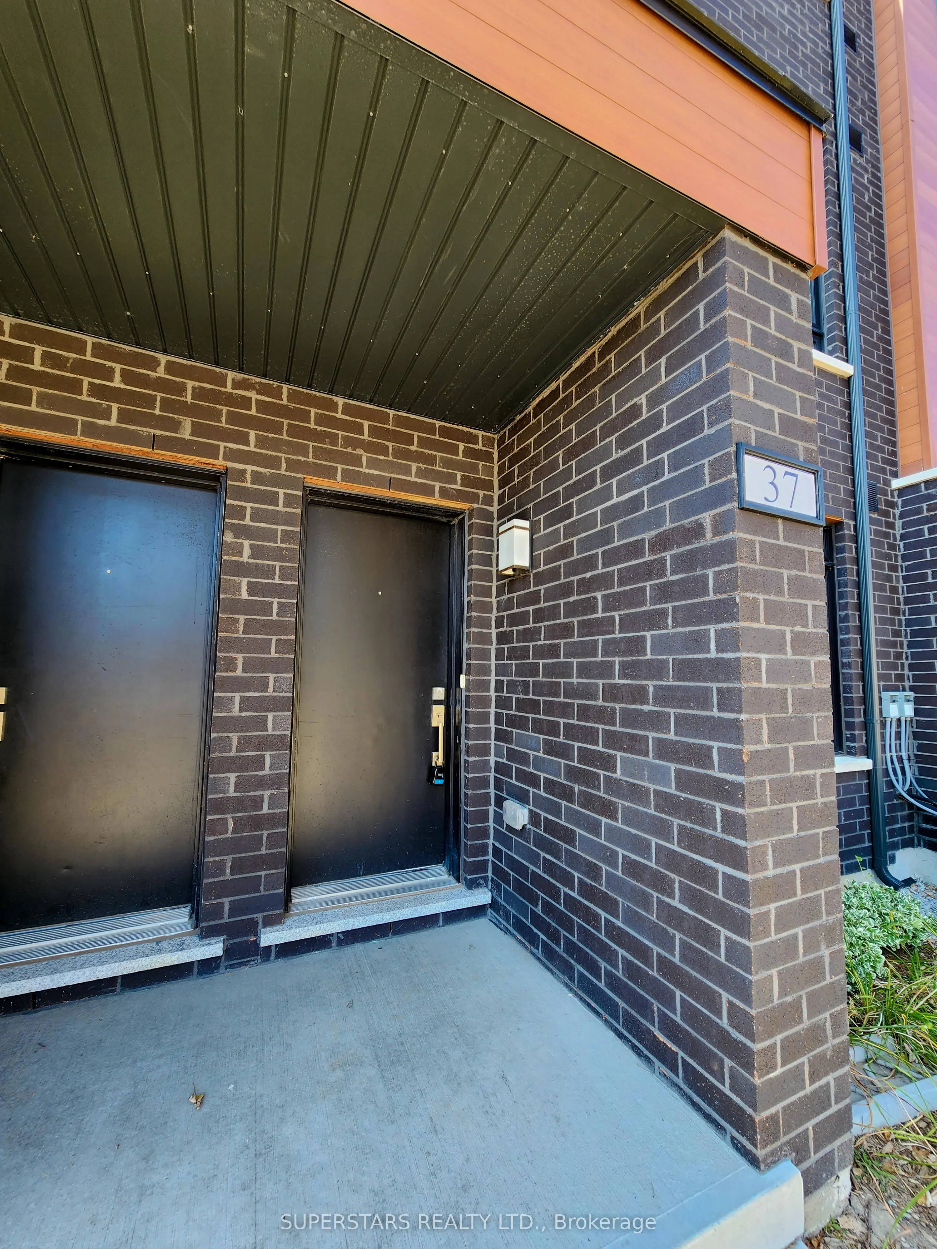 370 A Red Maple Road, #37
