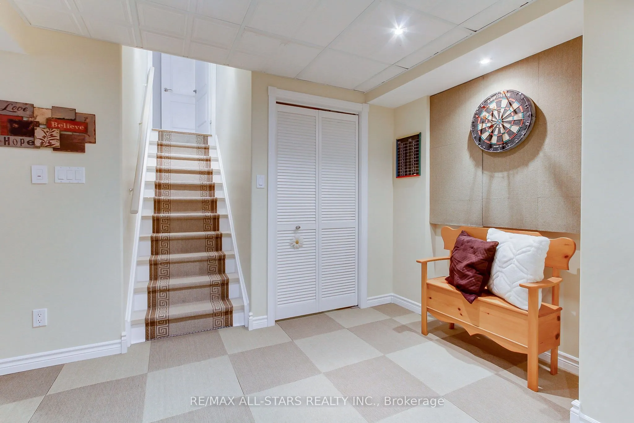 20 James Ratcliff Avenue