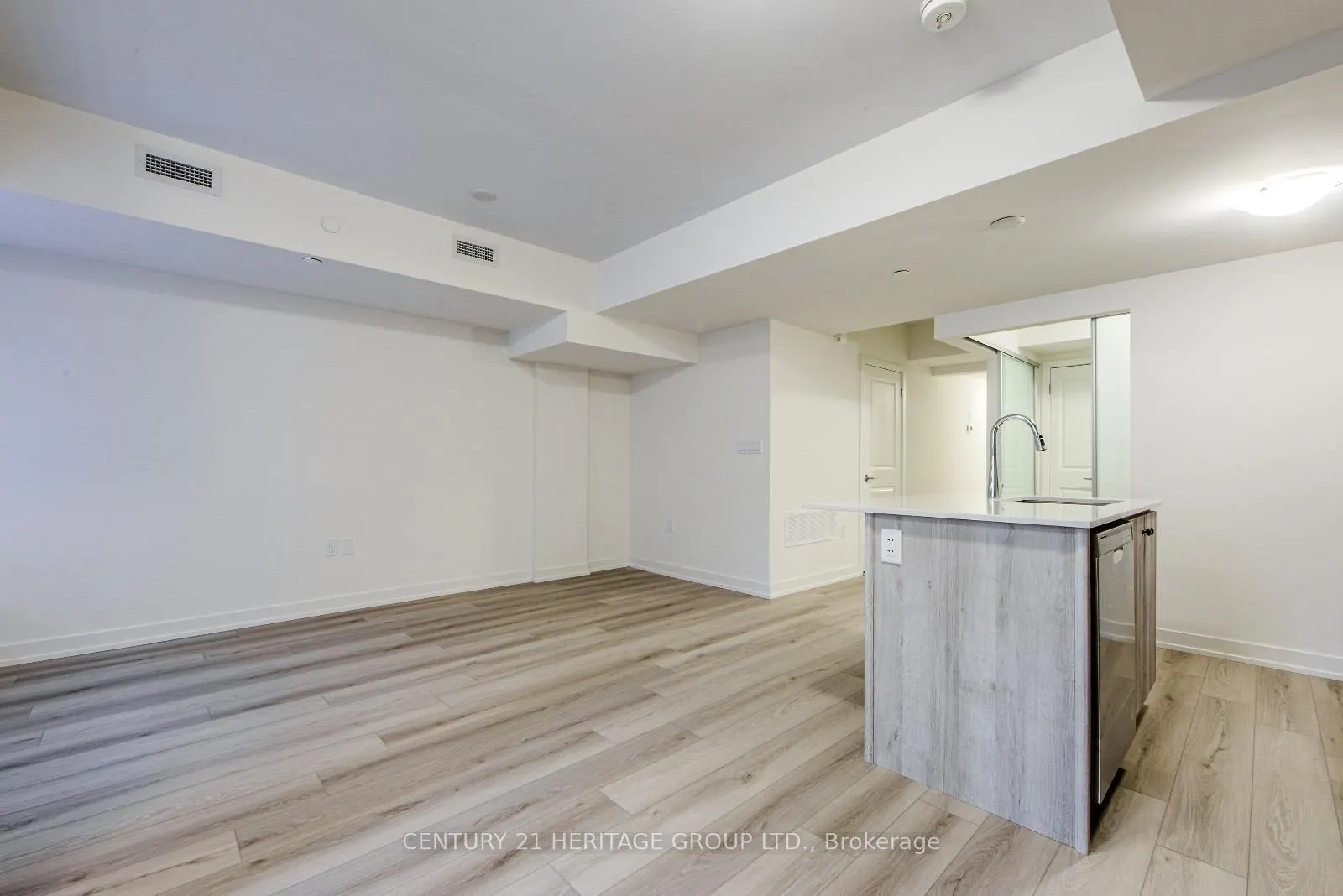 58 Elizabeth Street S, #2102