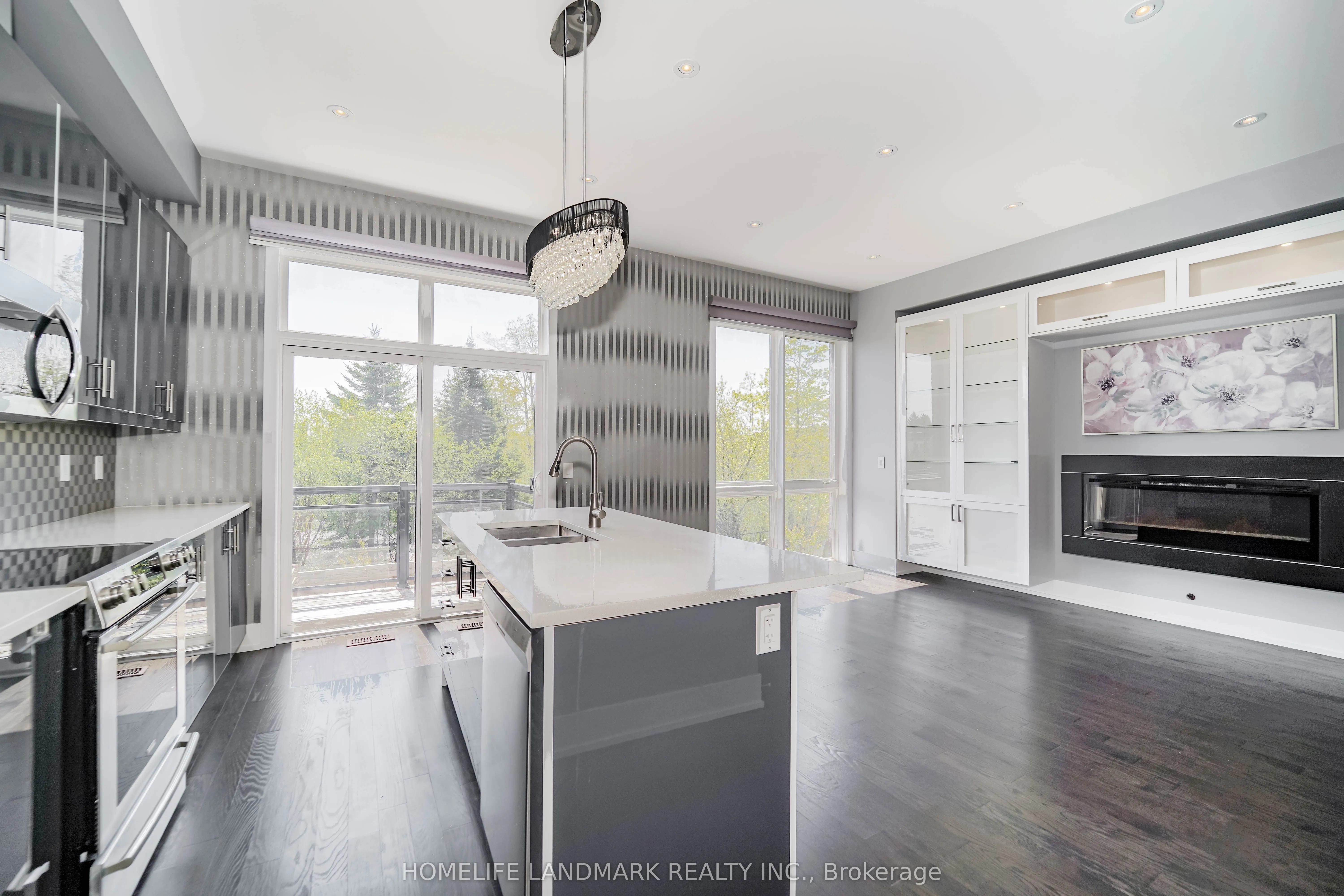 8 Crestridge Drive